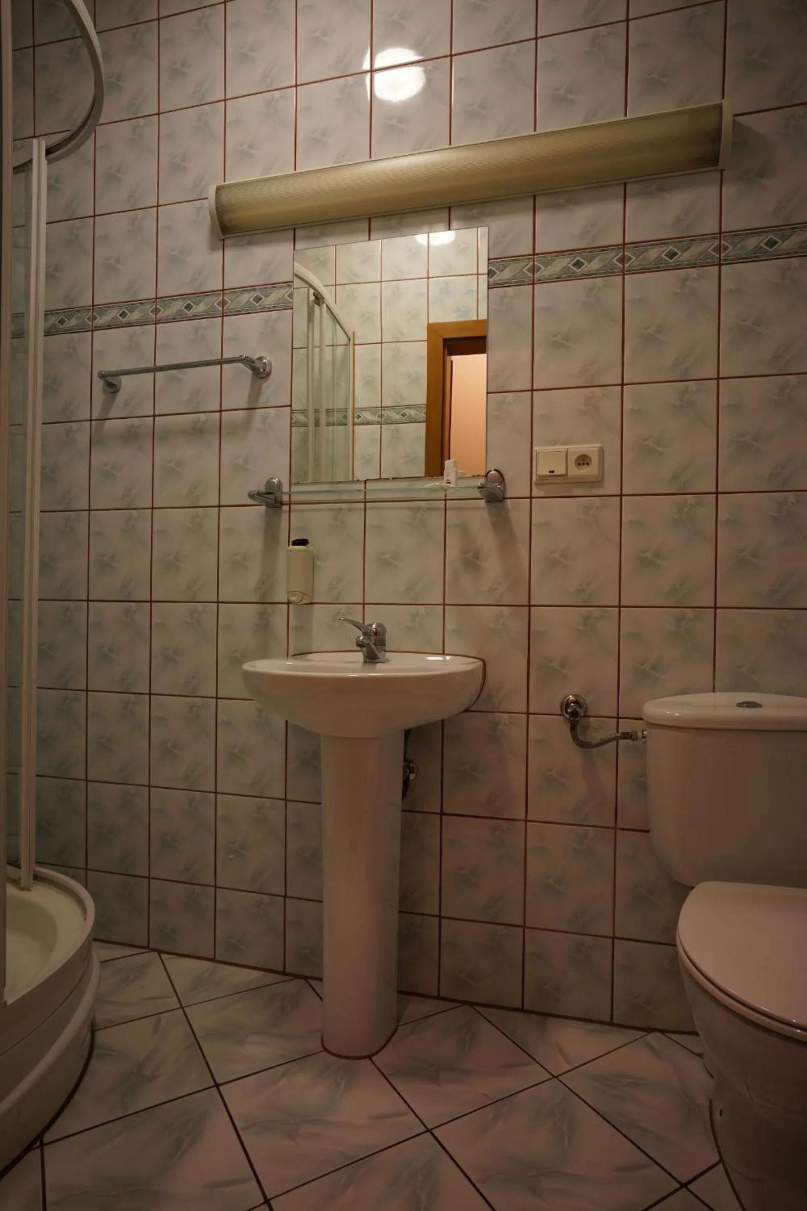 Shower in Noclegi w Lublińcu Lubex