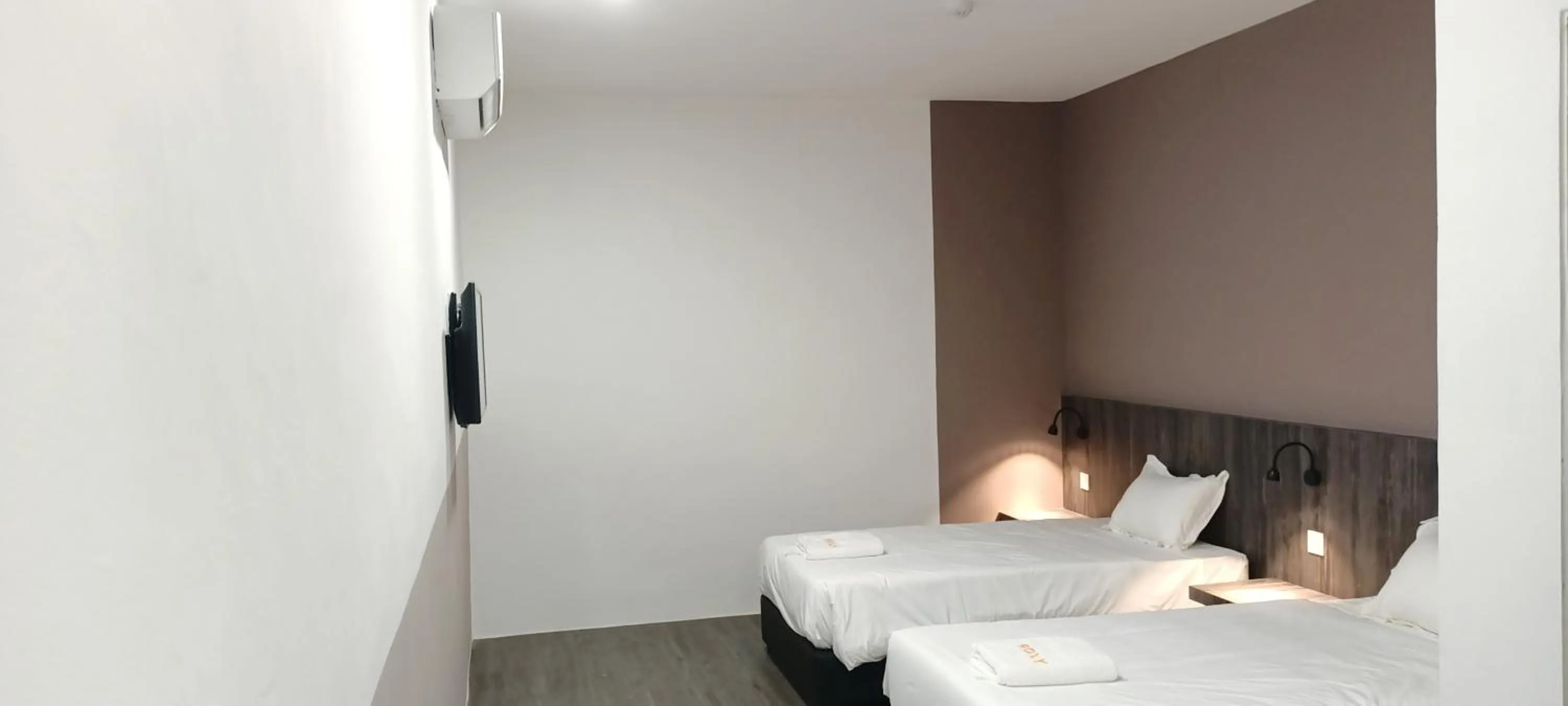 Photo of the whole room, Bed in Roxy Hotel Sri Aman