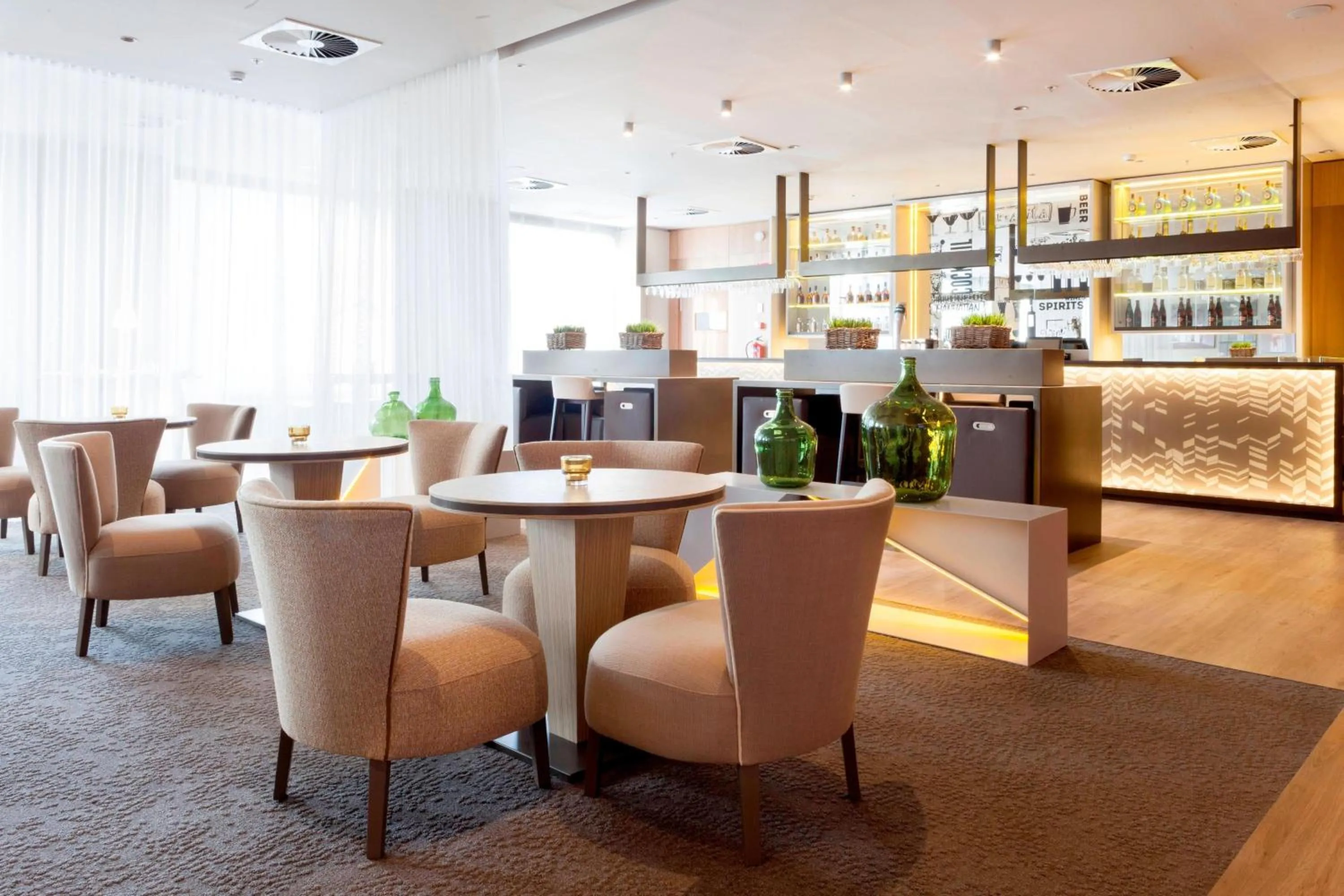 Lounge or bar in AC Hotel Diagonal L'Illa by Marriott