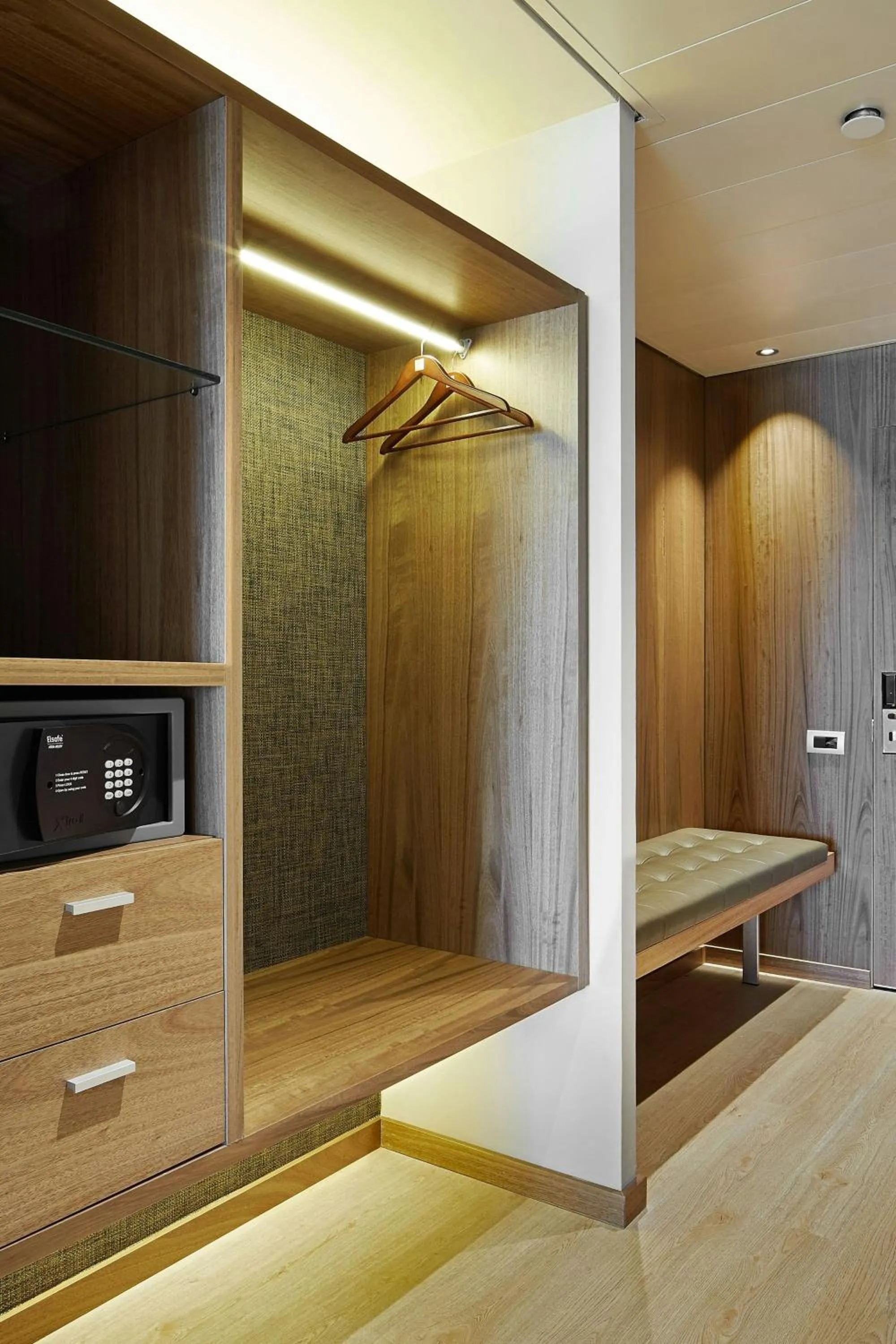 Photo of the whole room in AC Hotel Diagonal L'Illa by Marriott