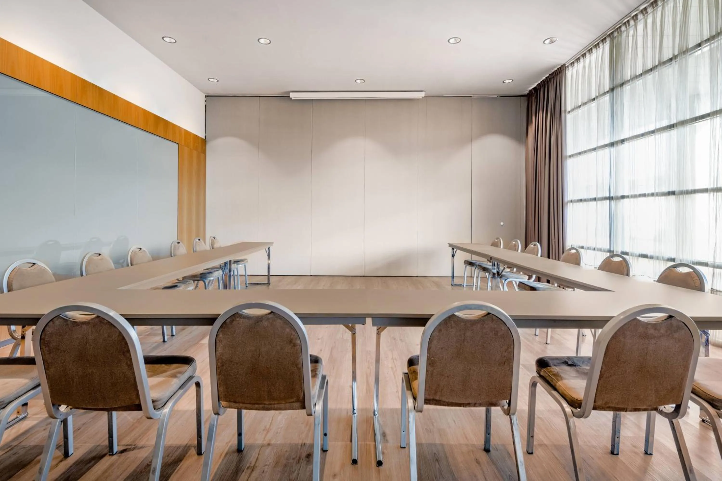 Meeting/conference room in AC Hotel Diagonal L'Illa by Marriott
