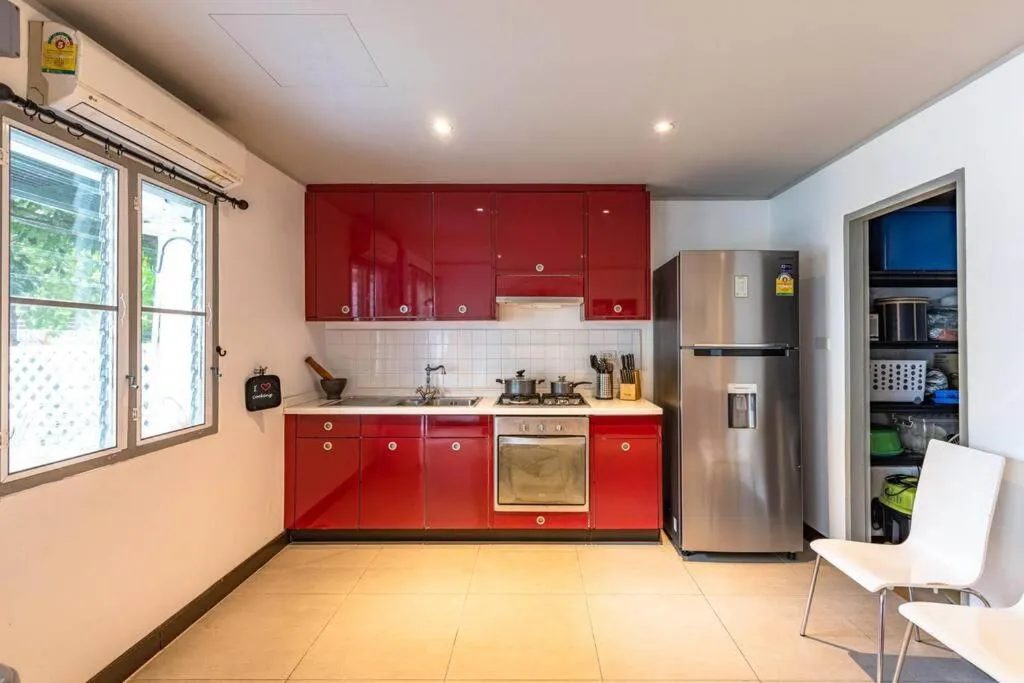 4 Bedroom Townhouse in Great Location! (BSS)