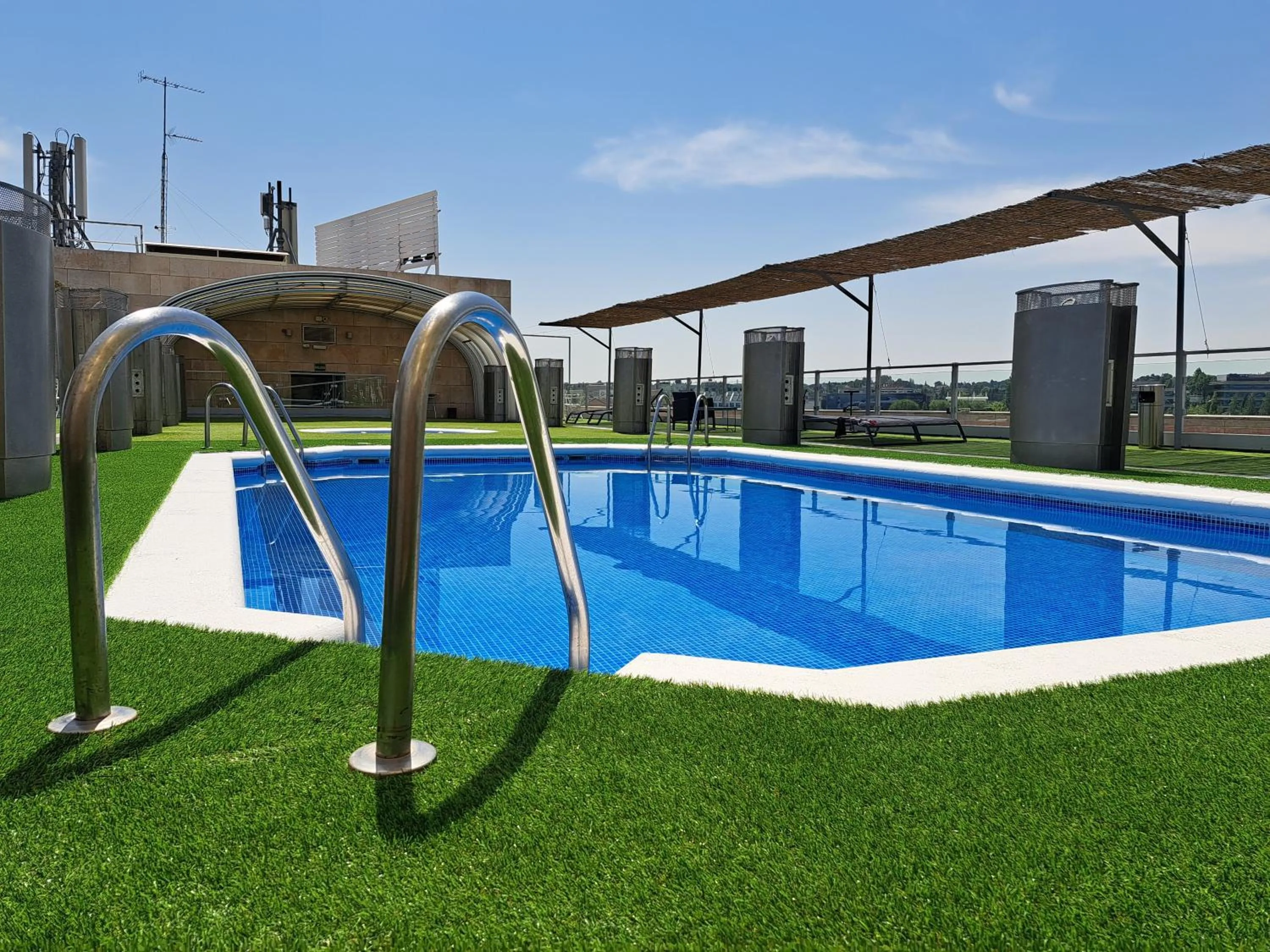 Swimming pool in Amura Alcobendas
