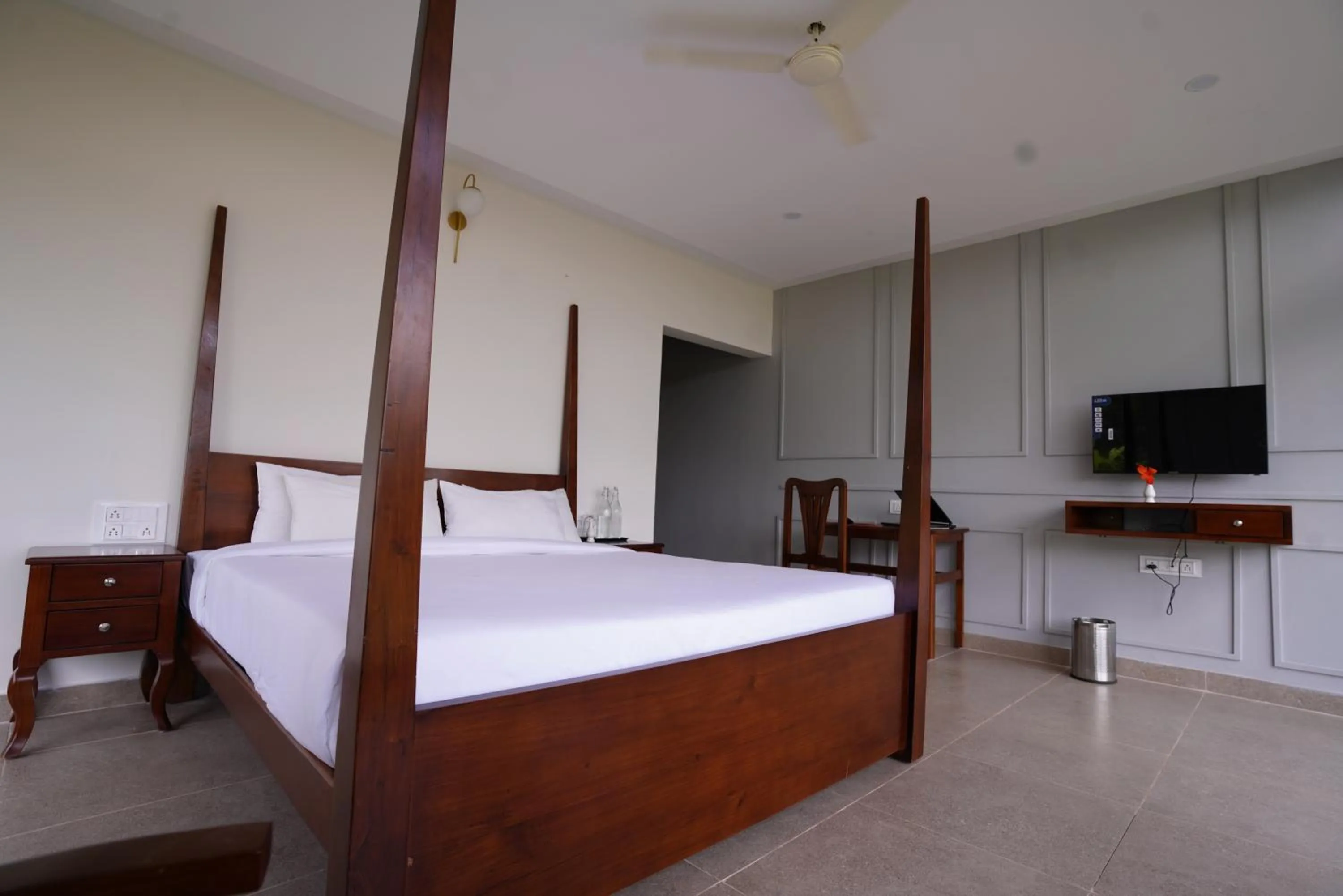 TV and multimedia, Bed in Ravishing Retreat Resort