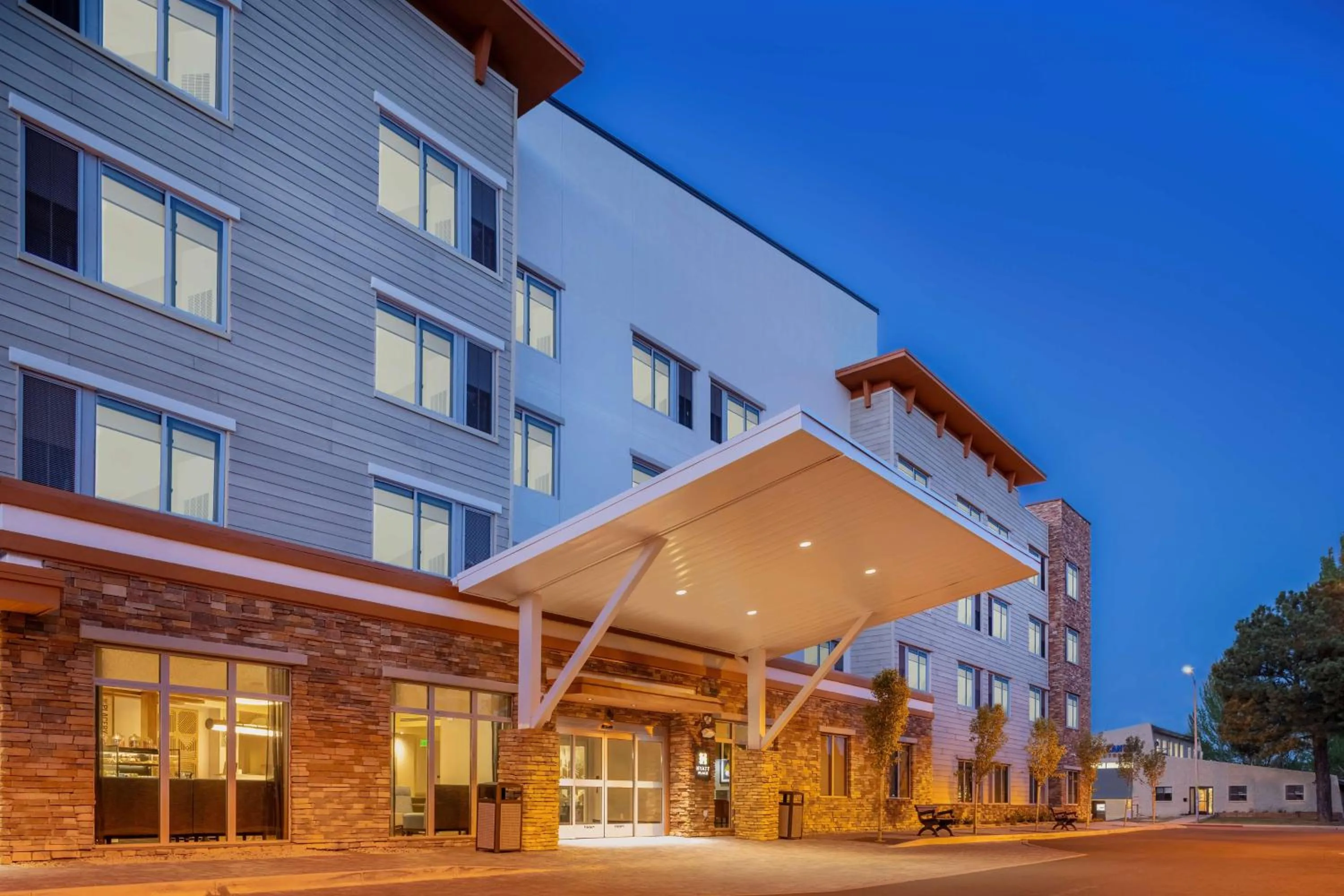 Property building in Hyatt Place Flagstaff