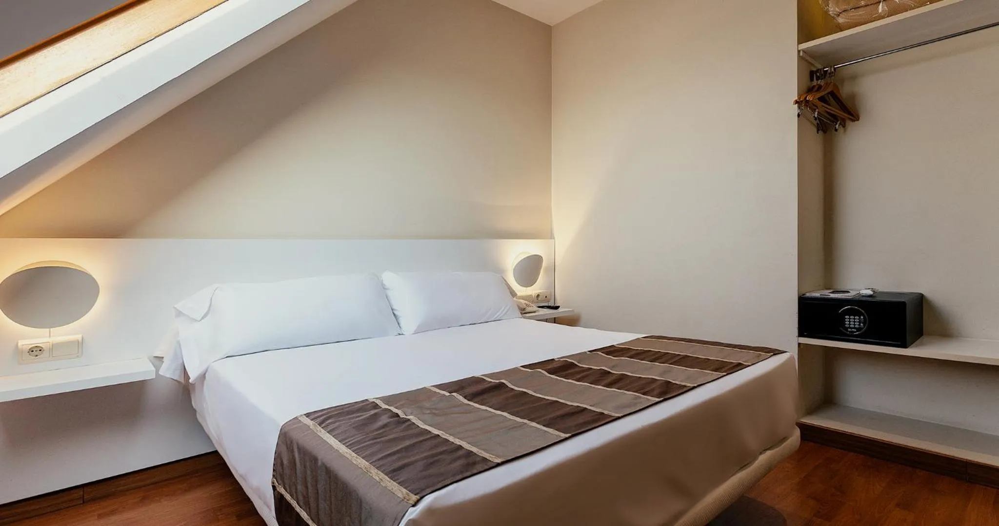 Bedroom, Bed in Vértice Sevilla