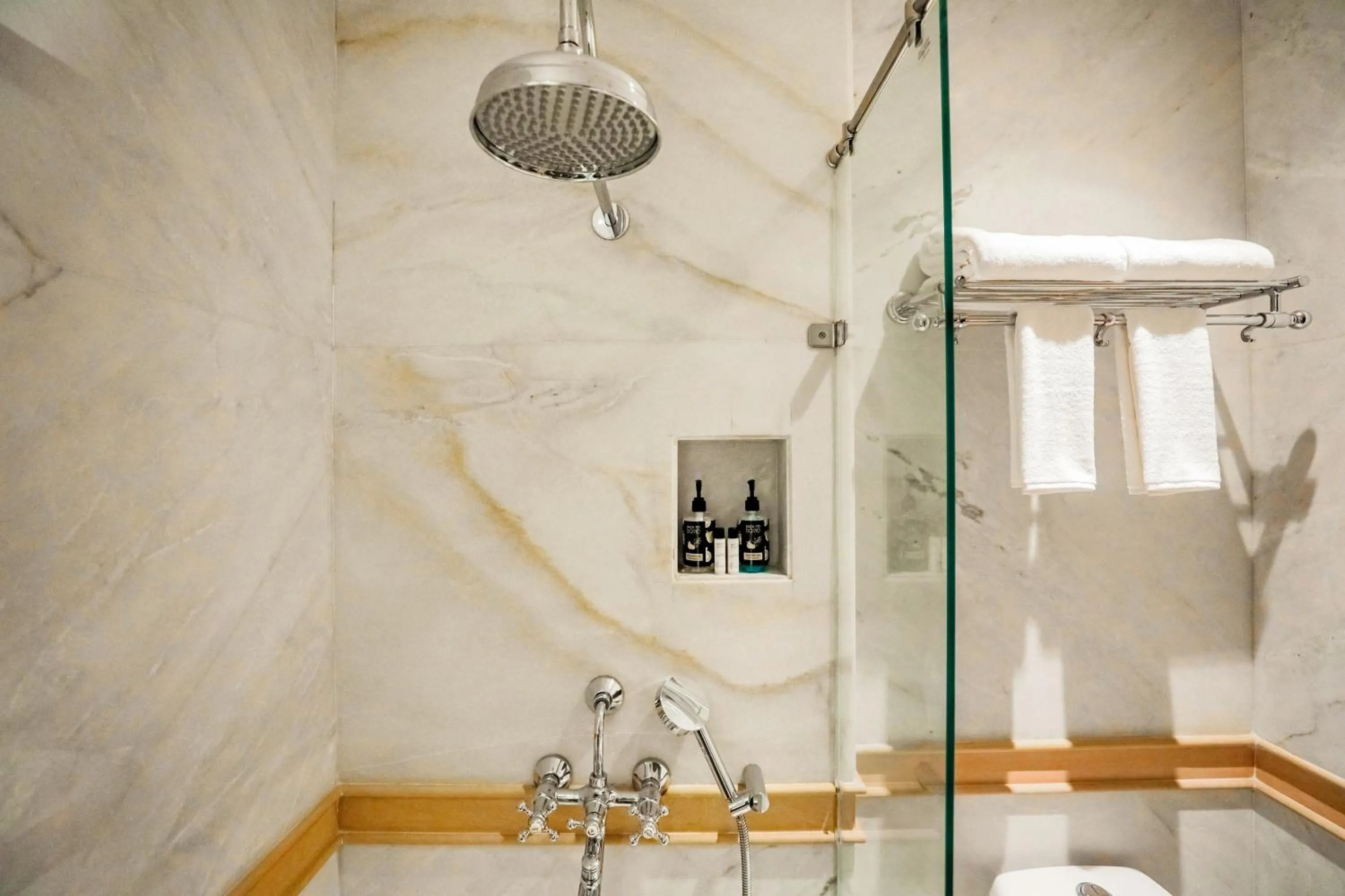 Shower in Saptapuri by Royal Orchid Hotels Limited Varanasi