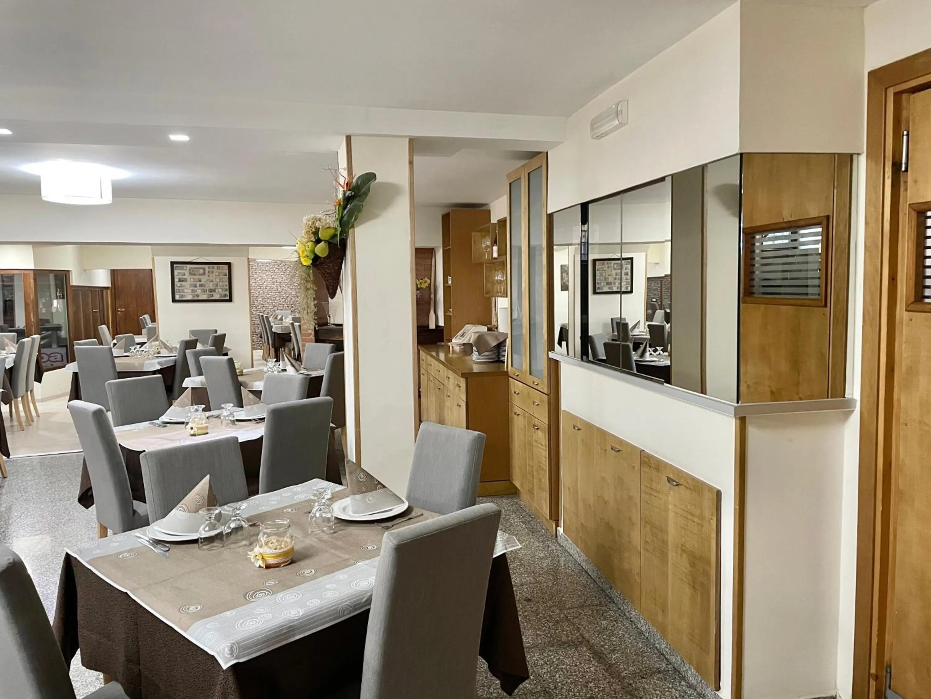 Restaurant/places to eat in Hotel Palaghiaccio