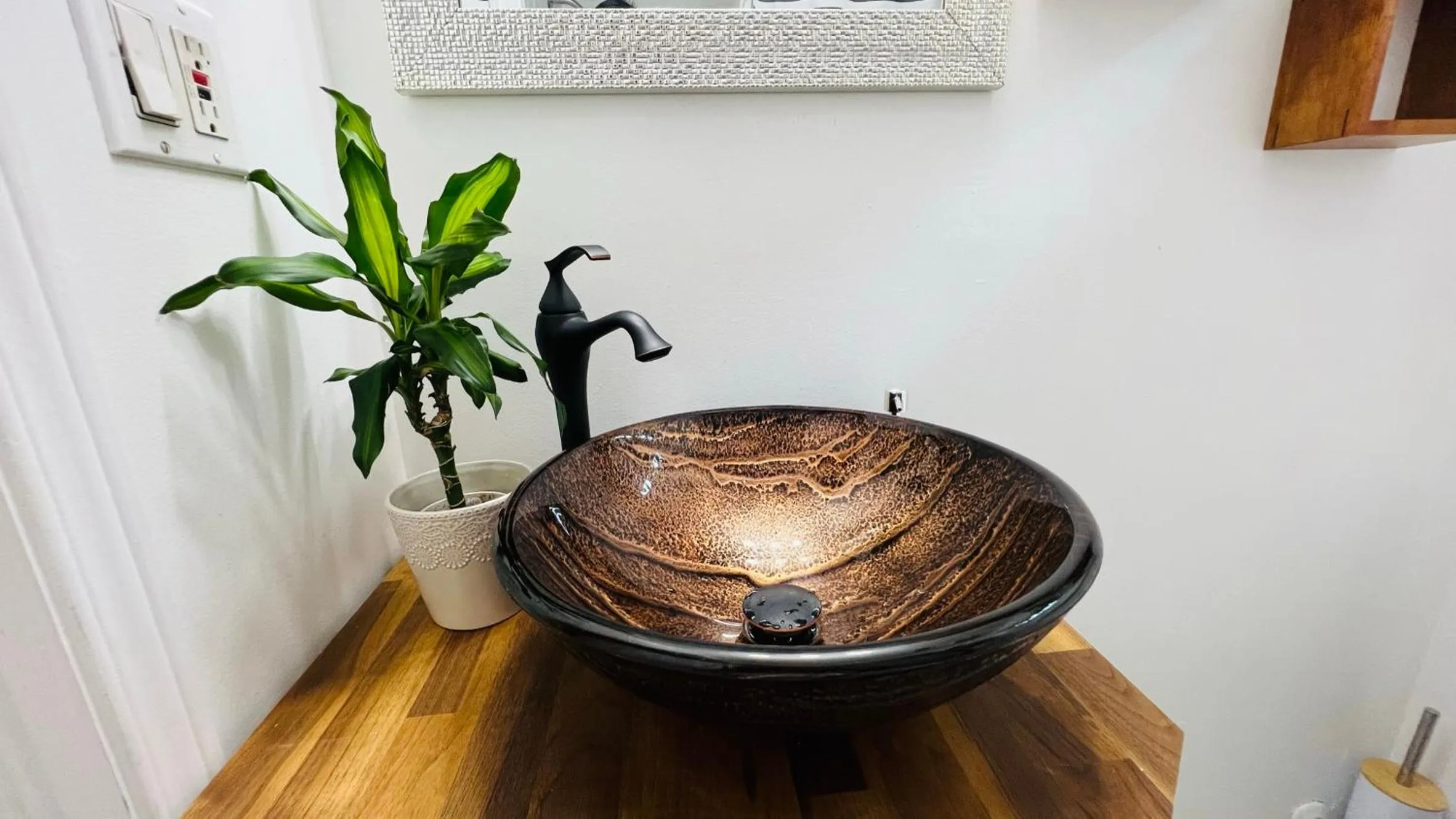 Toronto Bed & Breakfast - Free parking