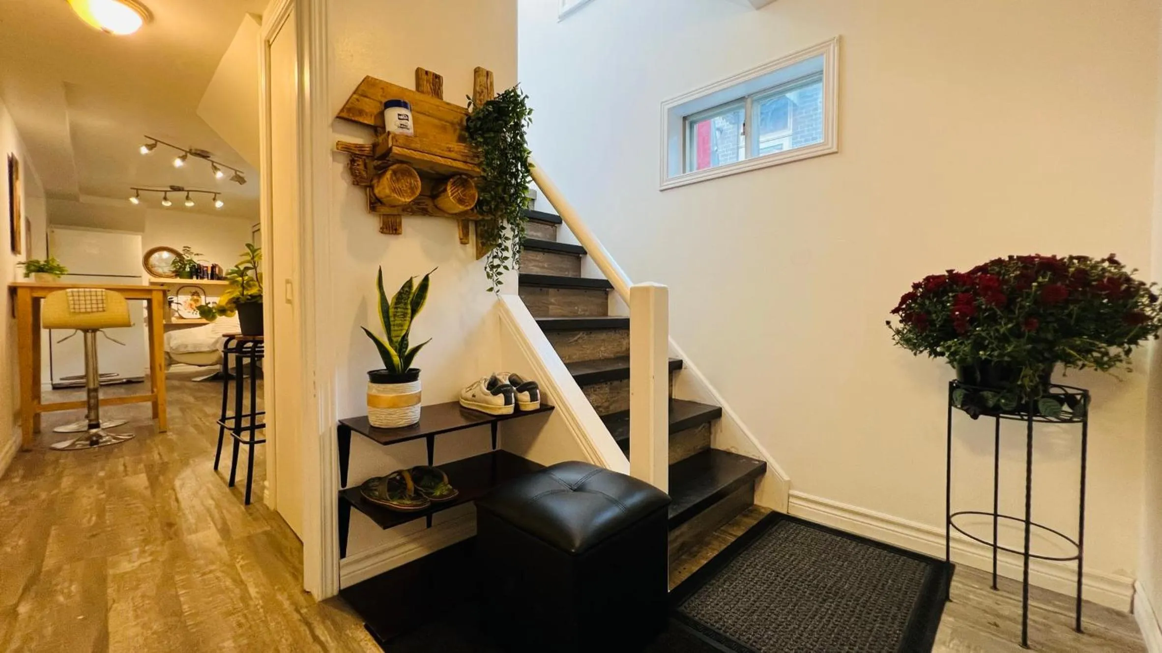 Toronto Bed & Breakfast - Free parking