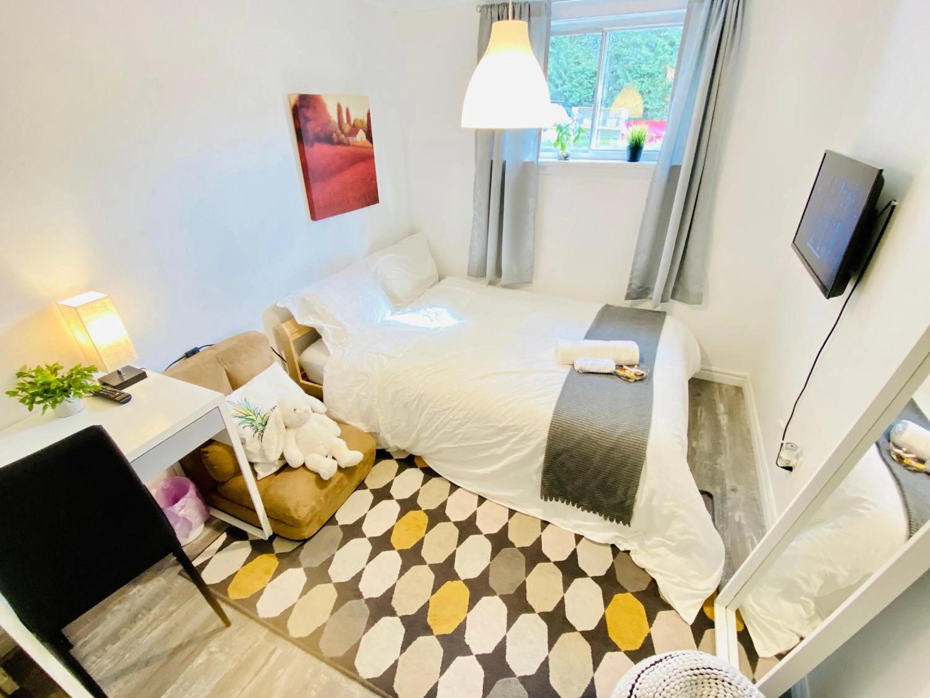 Bed in Toronto Bed & Breakfast - Free parking