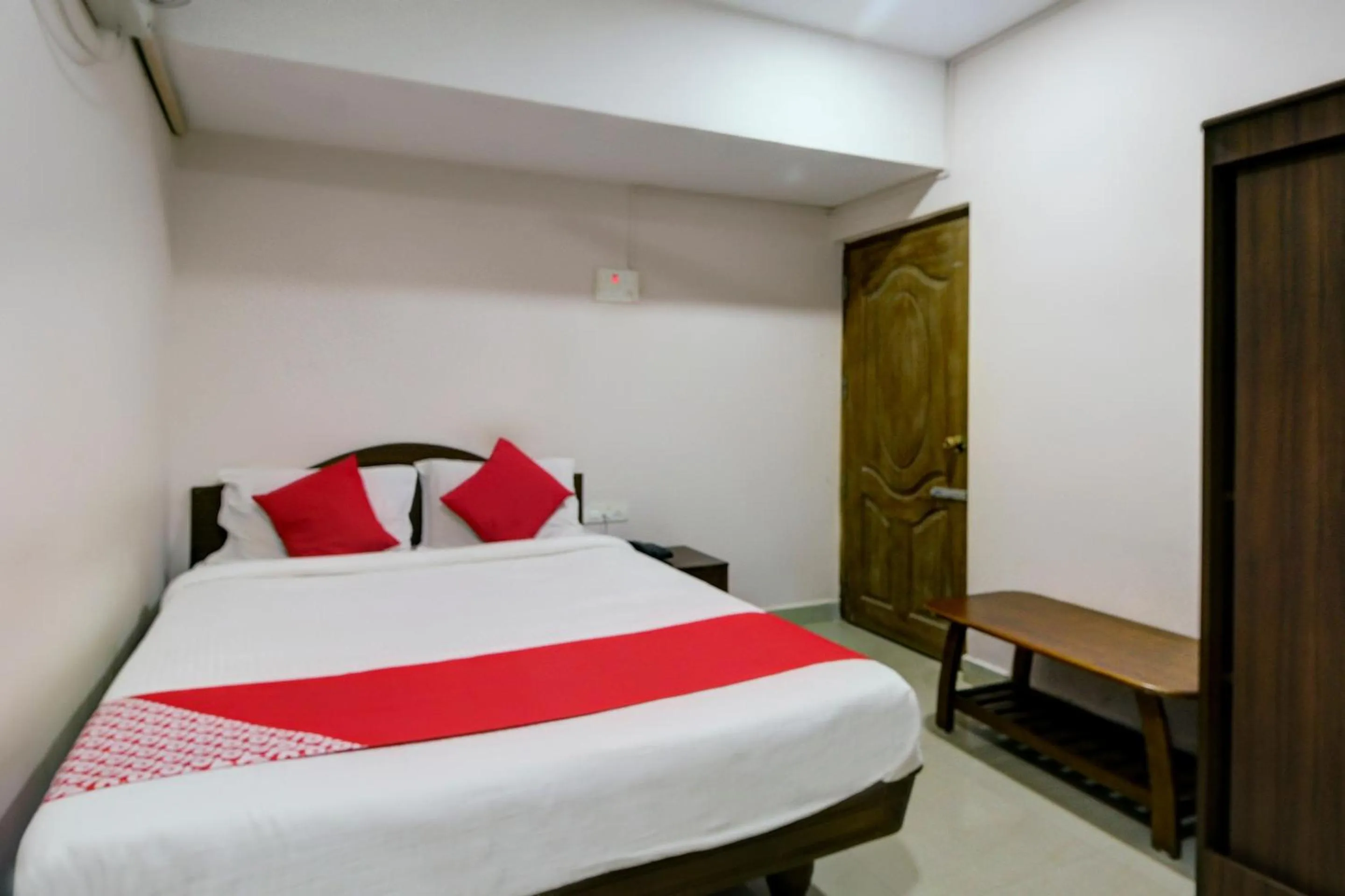 Bedroom in Hotel O Ksp Lodge