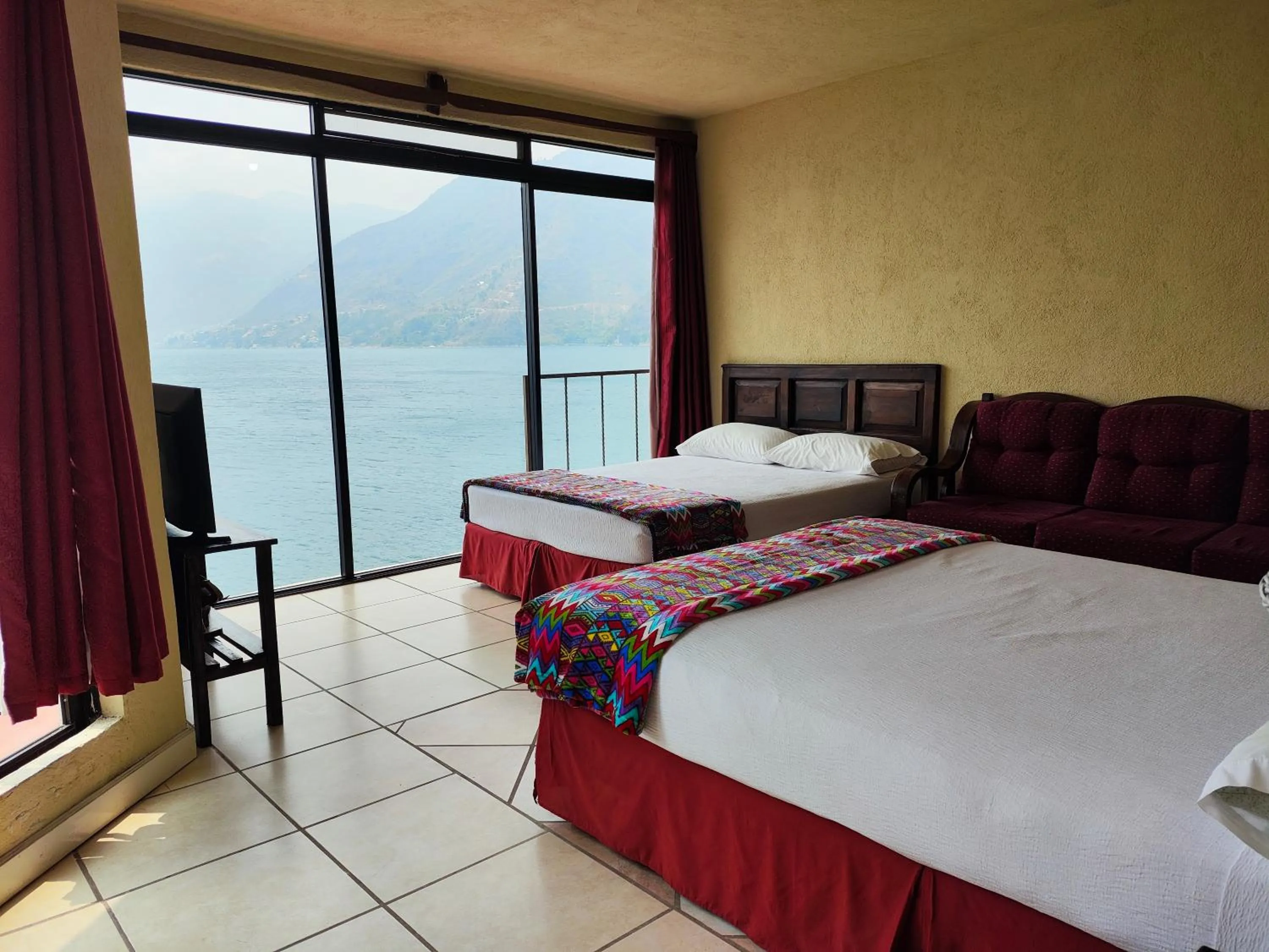 Bed in Hotel Restaurante La Villa de los Dioses