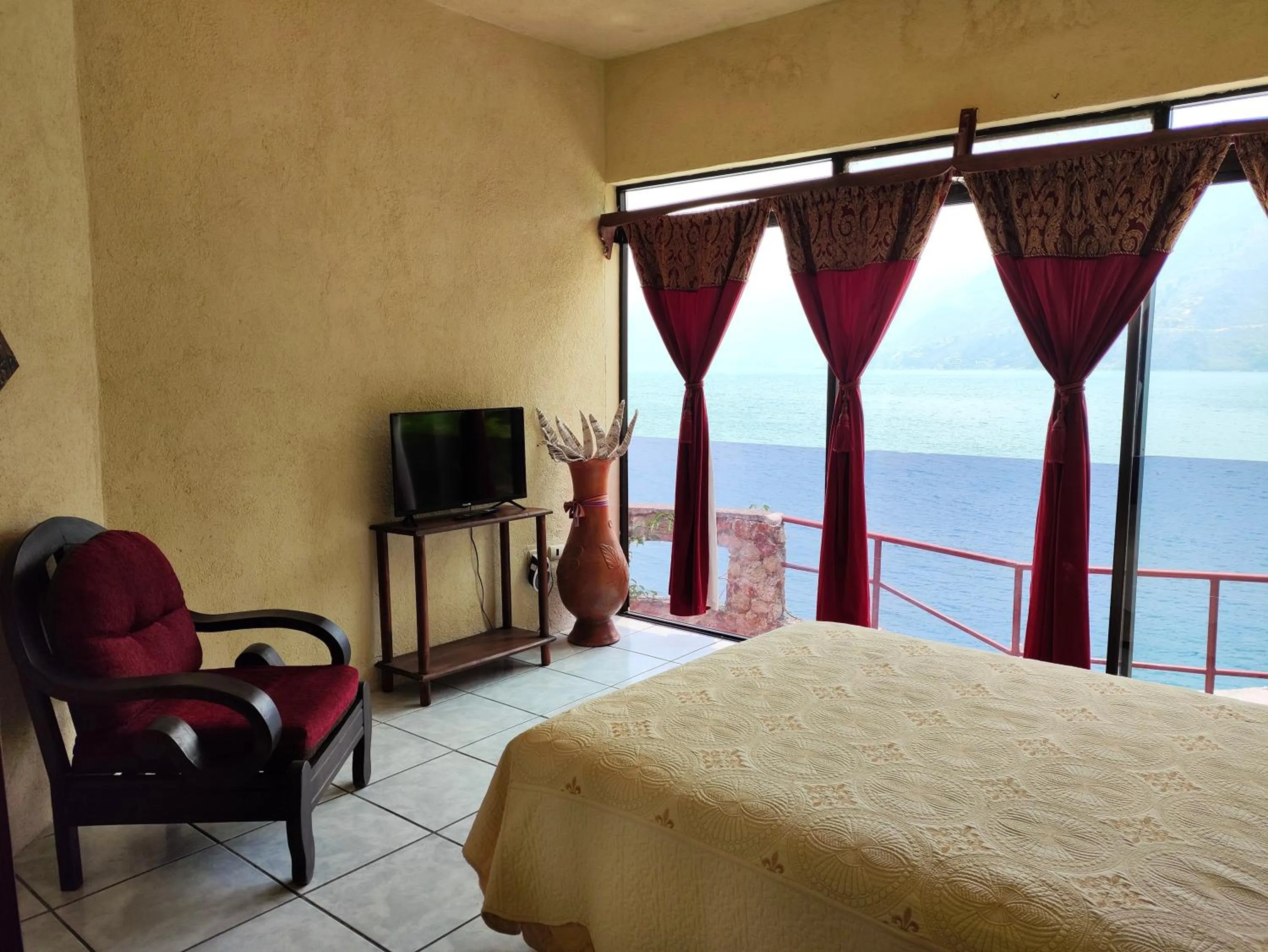 Bed in Hotel Restaurante La Villa de los Dioses