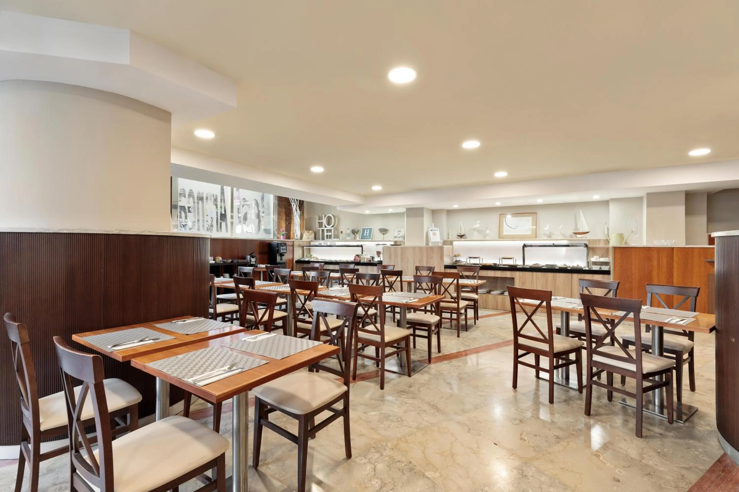 Restaurant/places to eat in Hotel Best Aranea