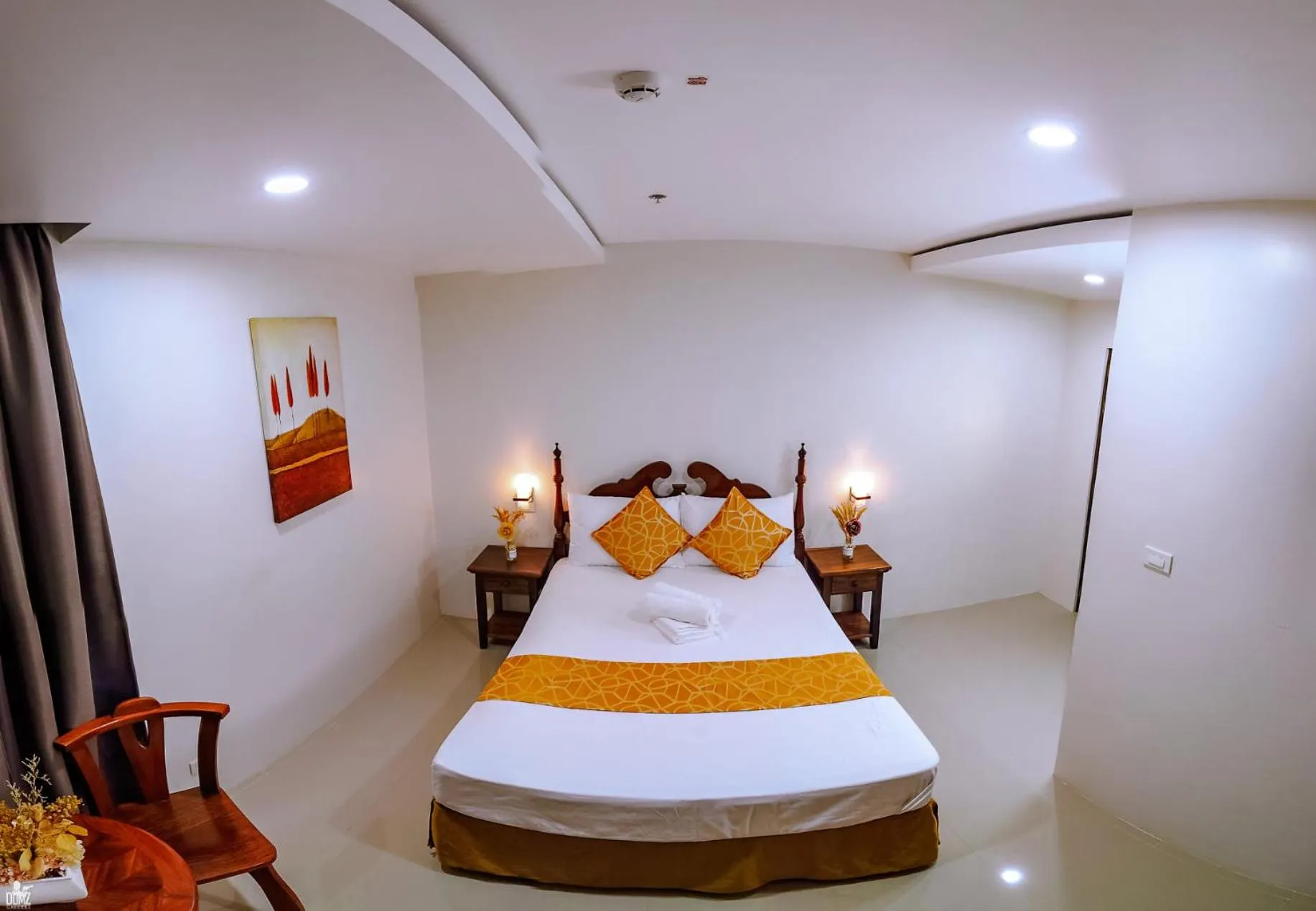 View (from property/room), Bed in Dianna’s Inn