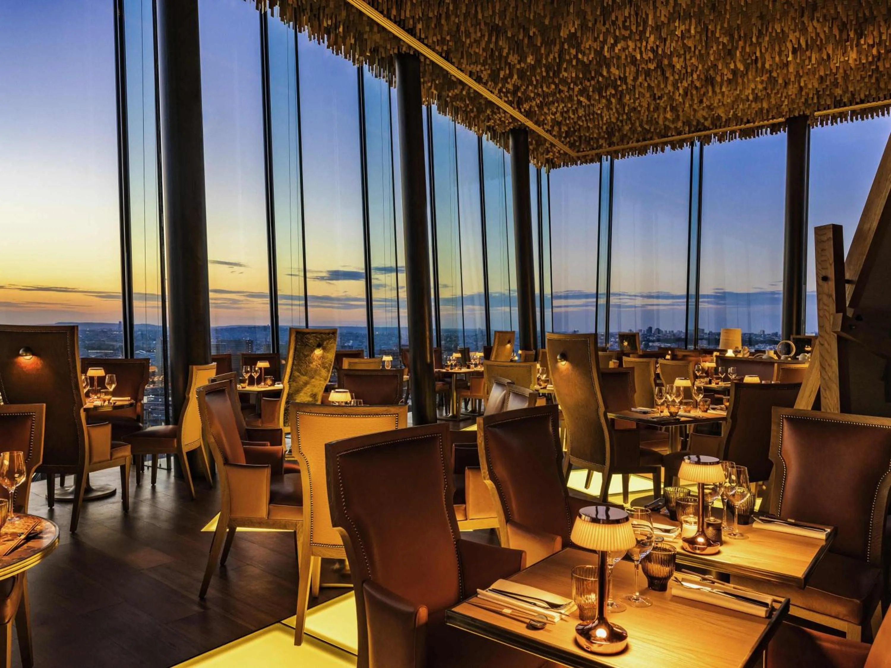 Restaurant/places to eat in Too Hotel & Spa Paris - MGallery Collection