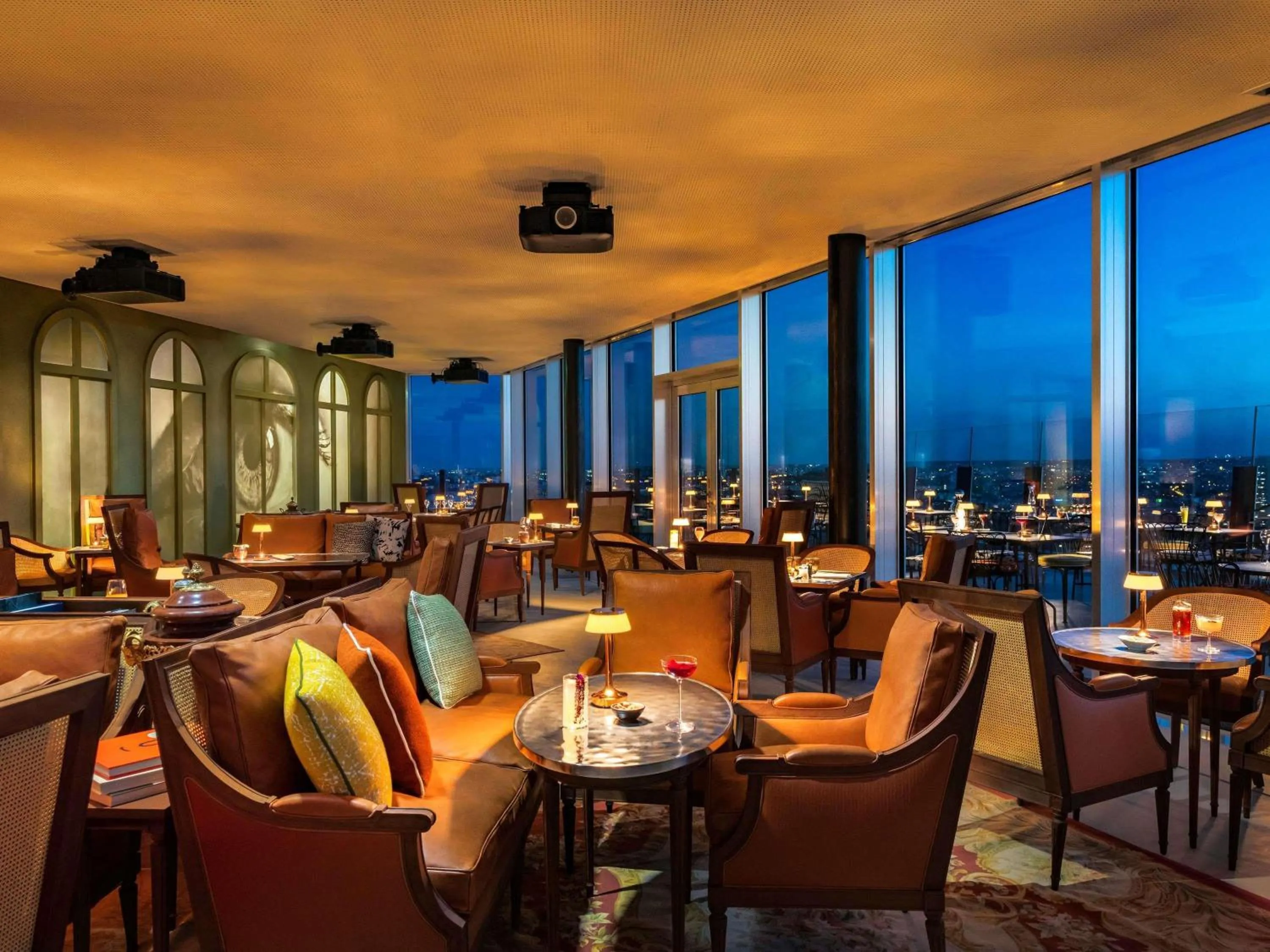 Restaurant/places to eat in Too Hotel & Spa Paris - MGallery Collection