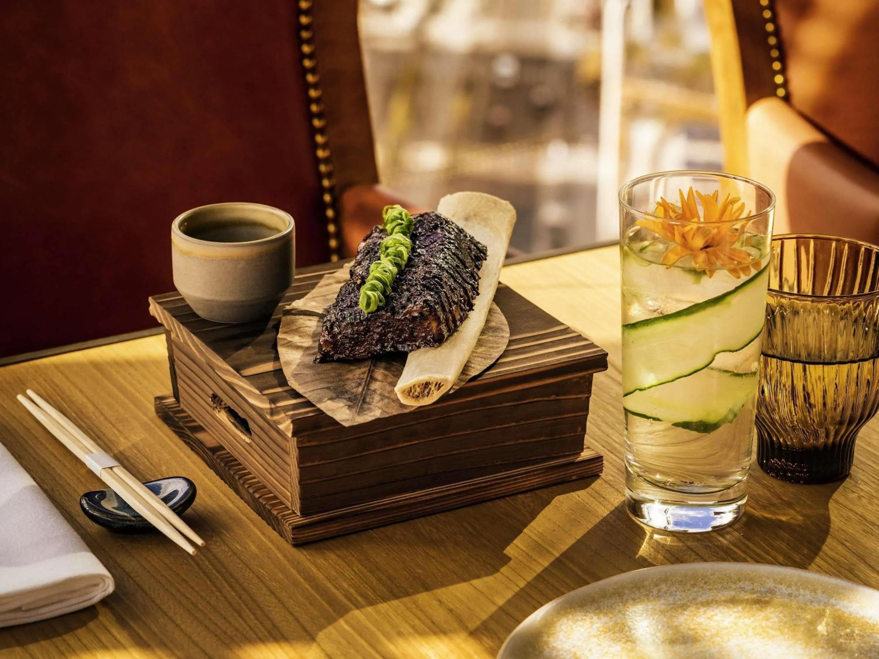 Restaurant/places to eat in Too Hotel & Spa Paris - MGallery Collection