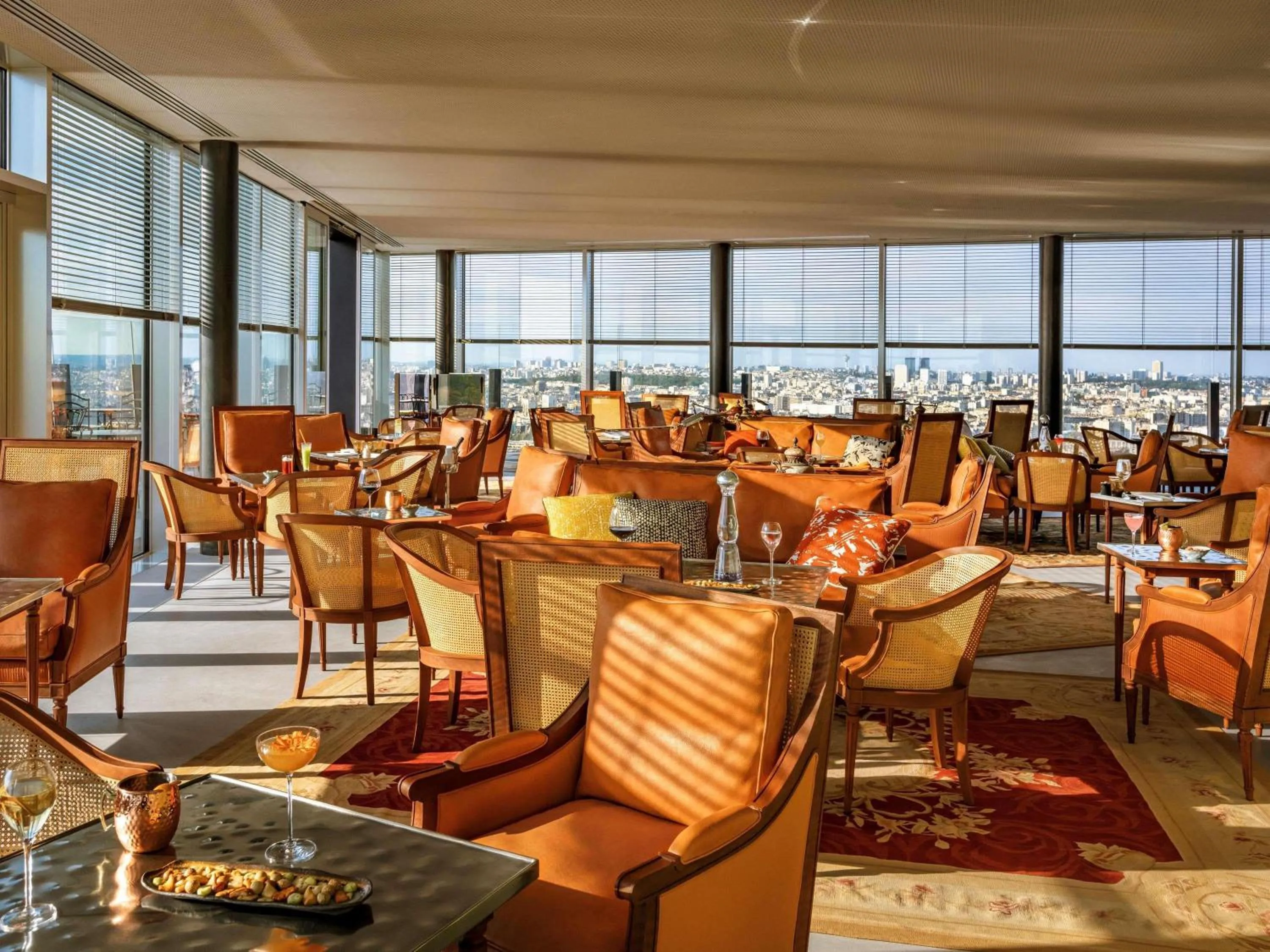 Restaurant/places to eat in Too Hotel & Spa Paris - MGallery Collection
