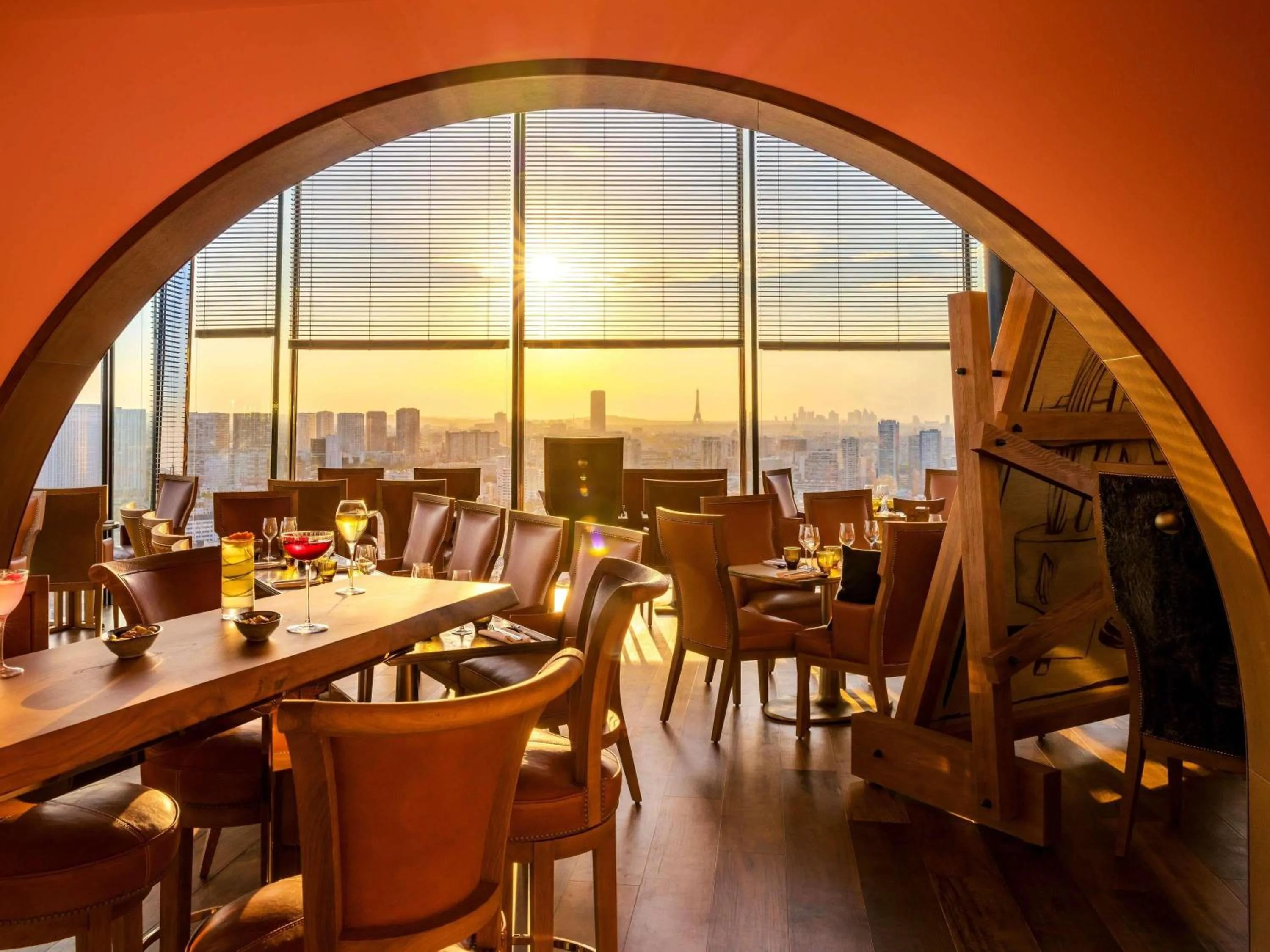 Restaurant/places to eat in Too Hotel & Spa Paris - MGallery Collection