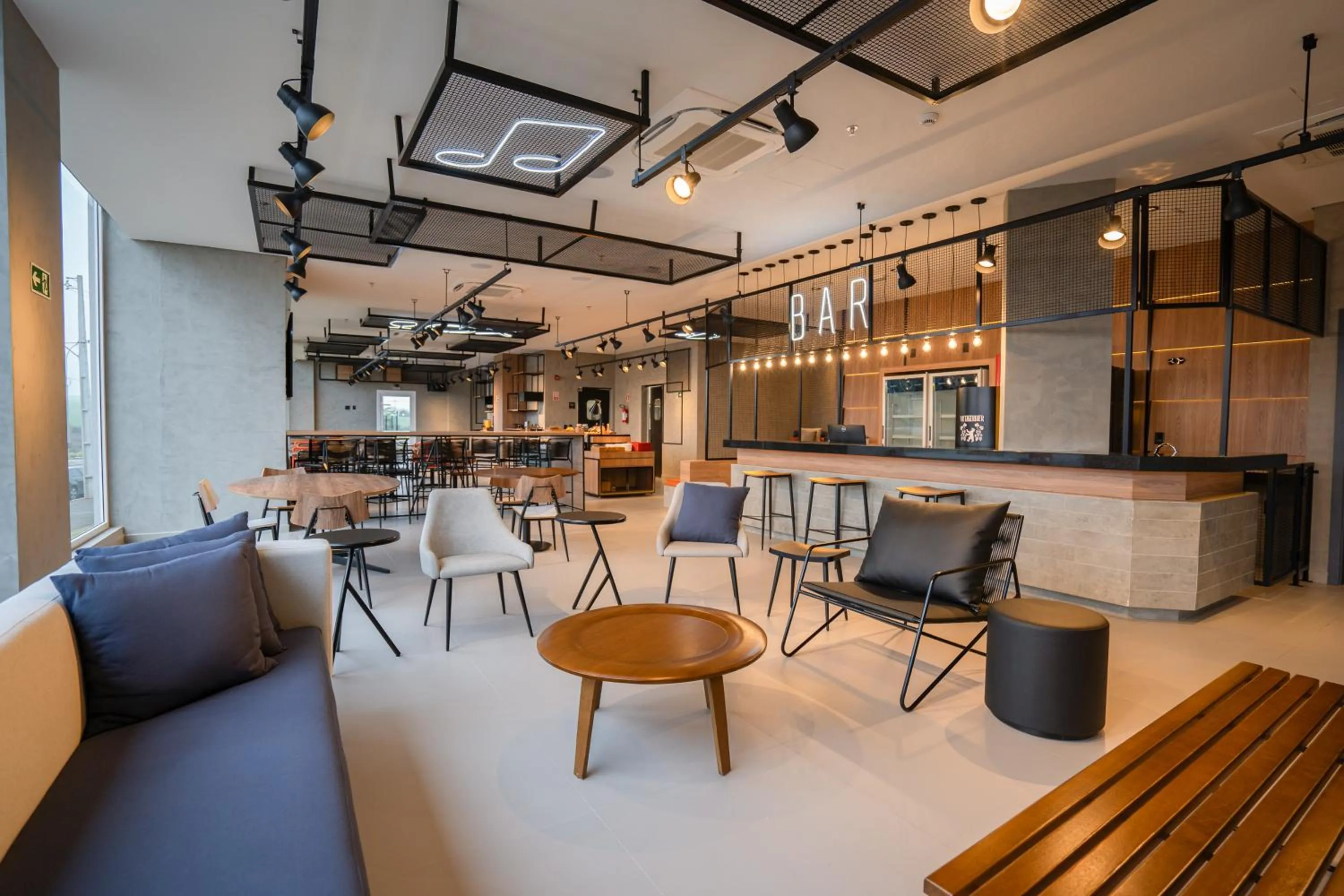Lounge or bar in ibis Guarapuava