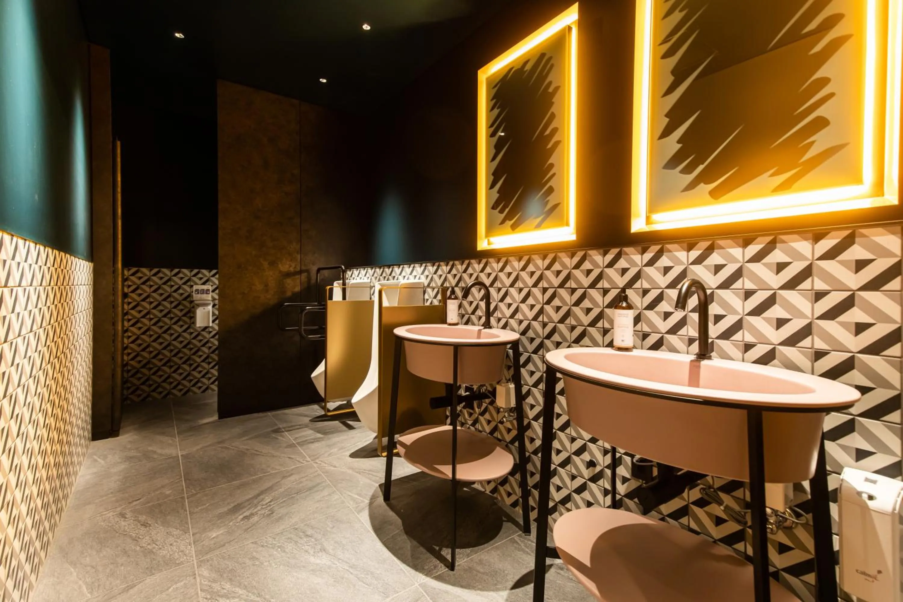 Toilet in Mercure Tokyu Stay Osaka Namba