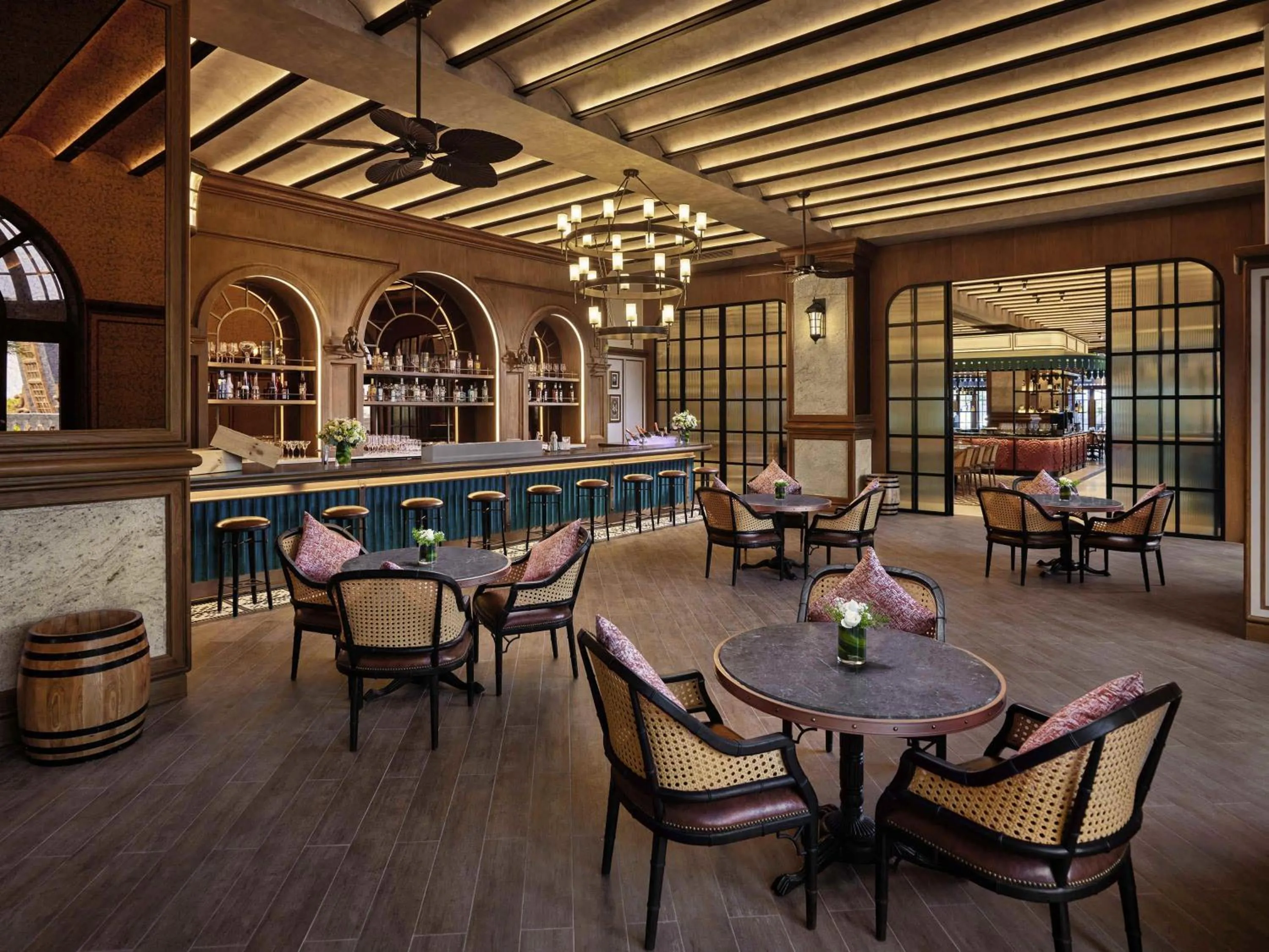 Lounge or bar in Mövenpick Resort Phan Thiet