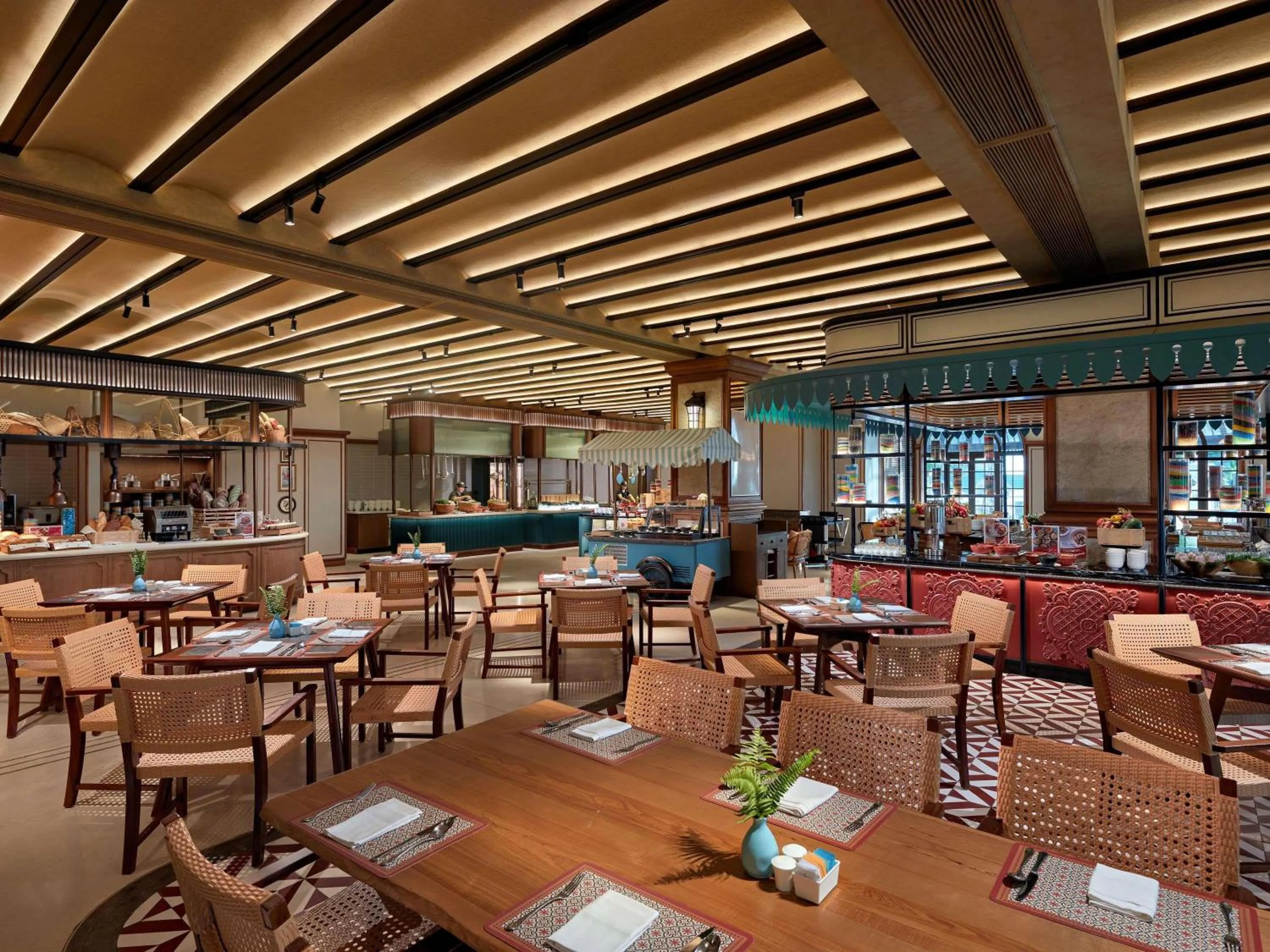 Restaurant/places to eat in Mövenpick Resort Phan Thiet