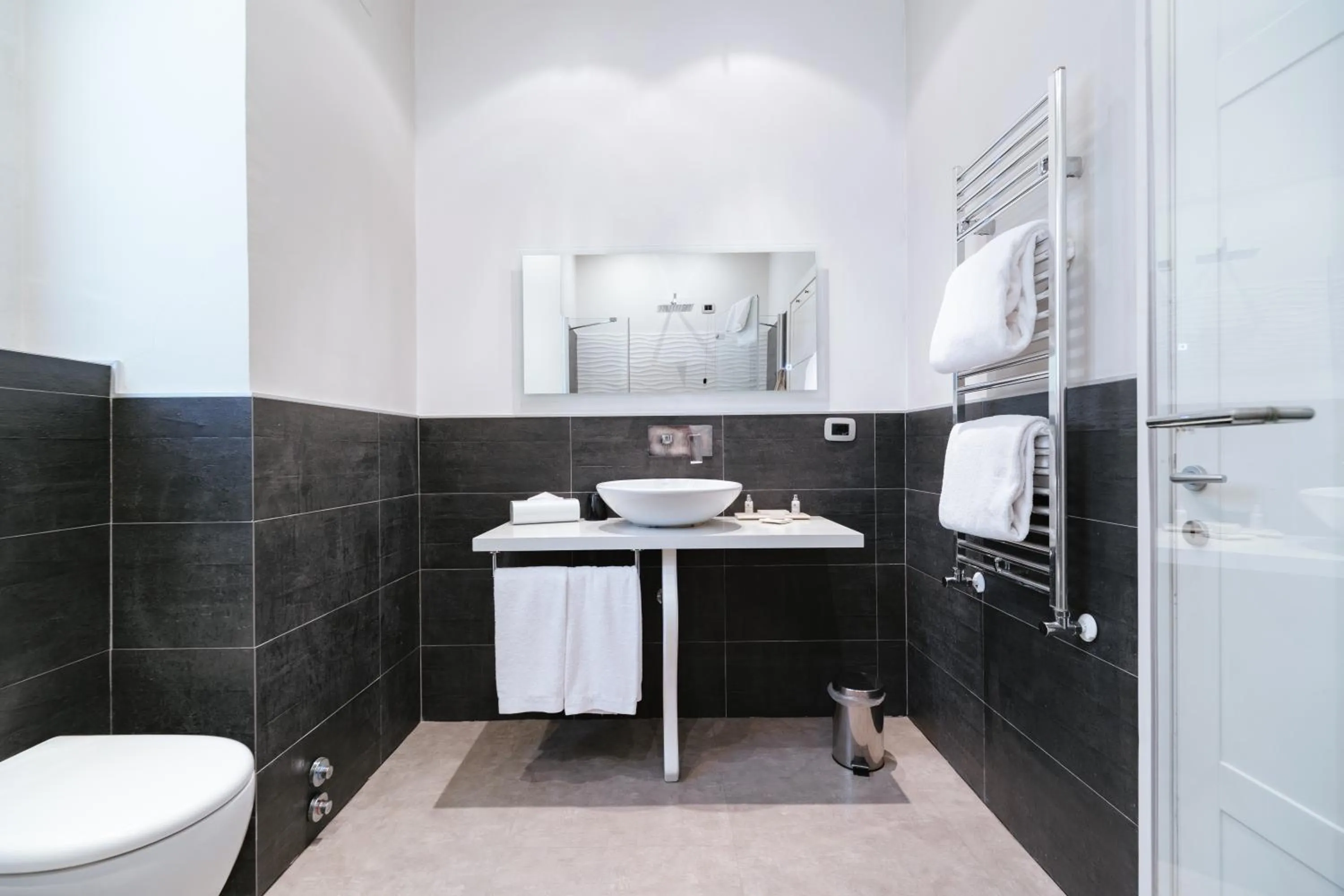 Bathroom in Montenapoleone Suites