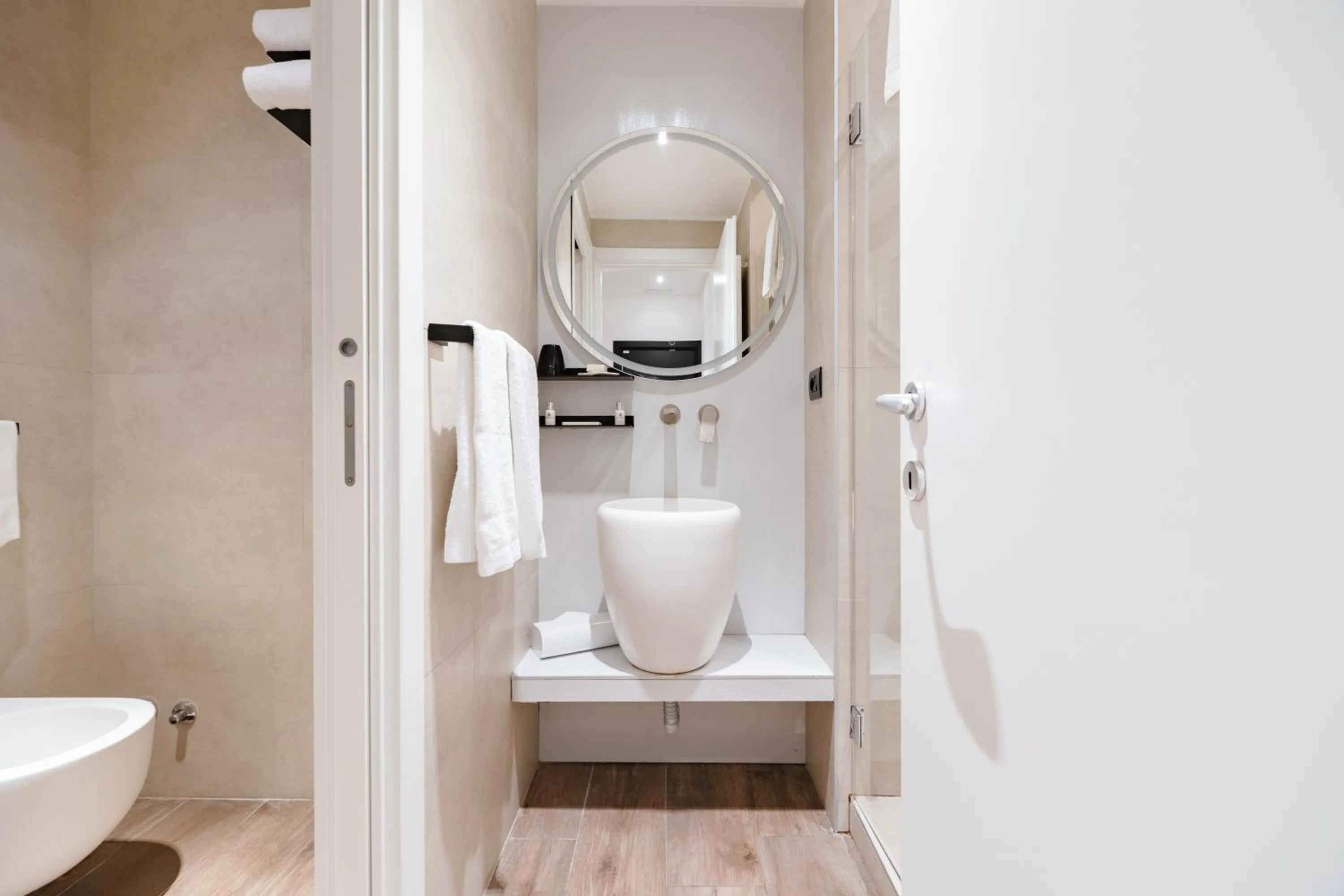 Bathroom in Montenapoleone Suites