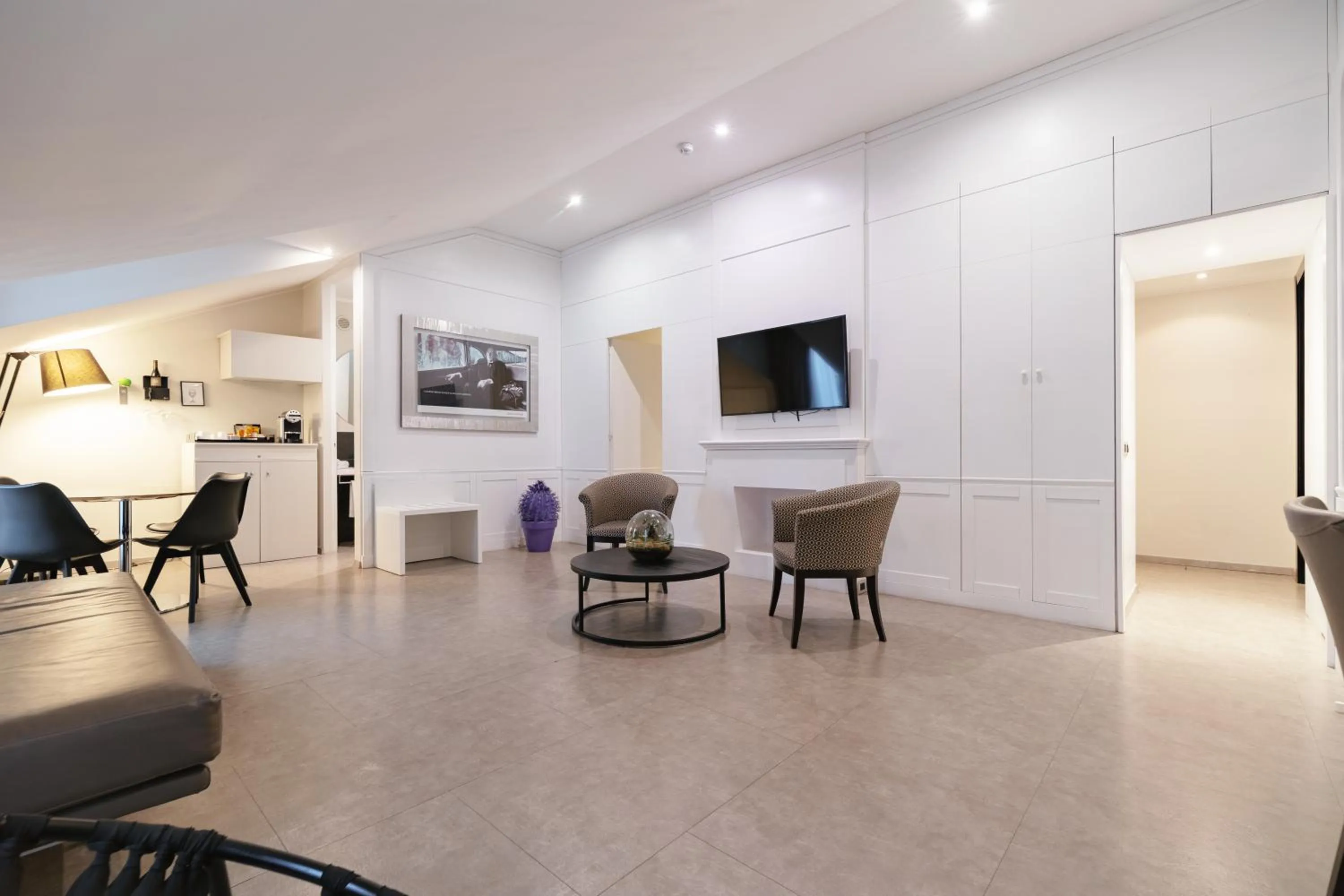 Bedroom in Montenapoleone Suites