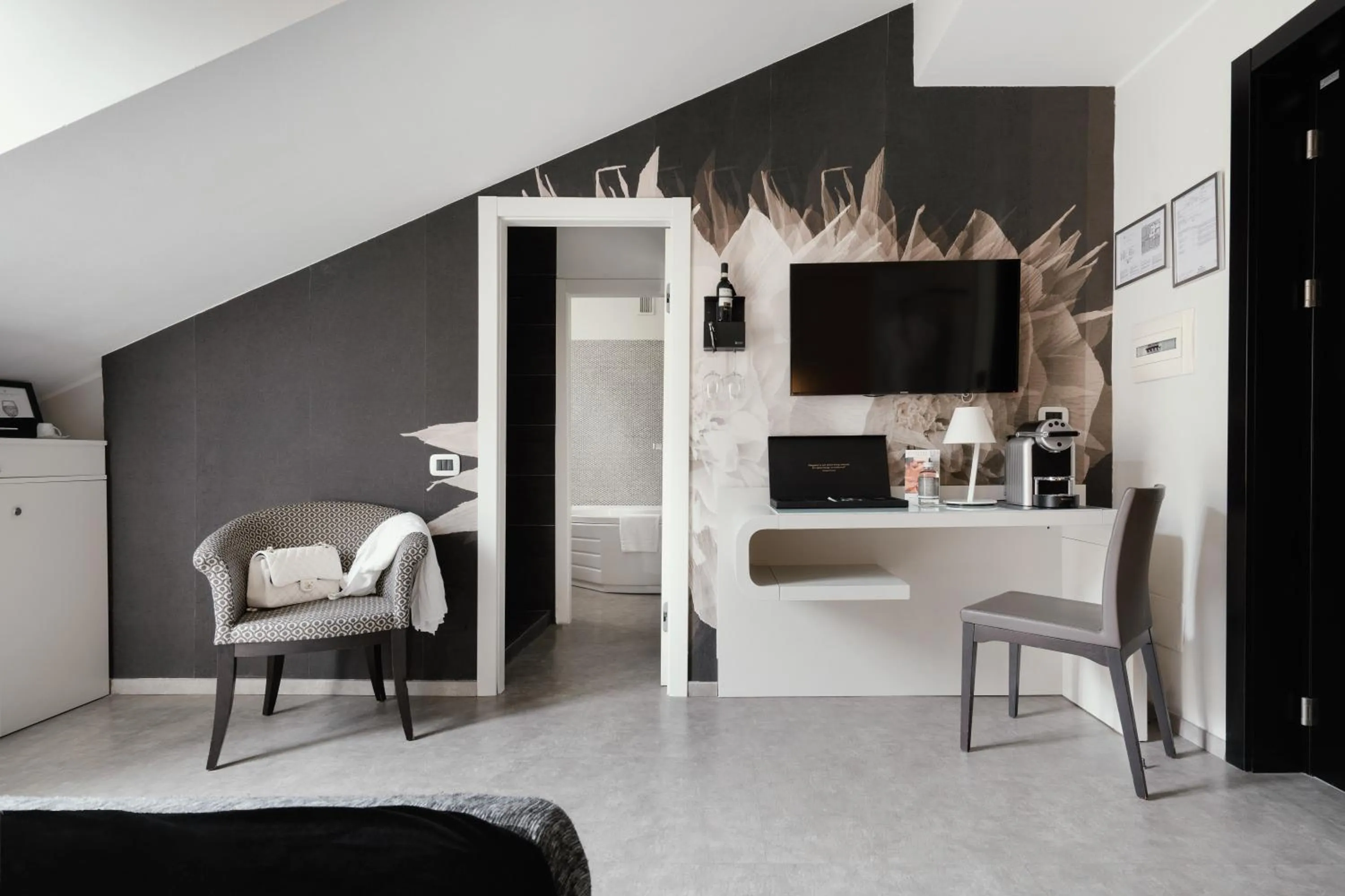 Living room in Montenapoleone Suites