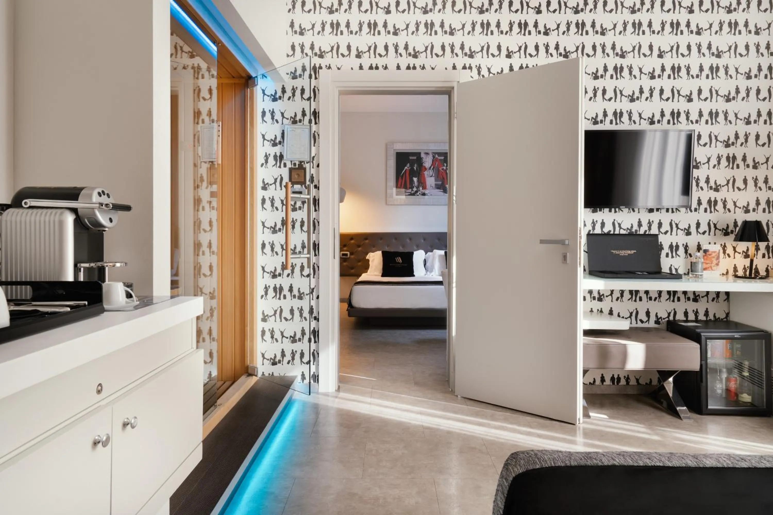 Dining area in Montenapoleone Suites