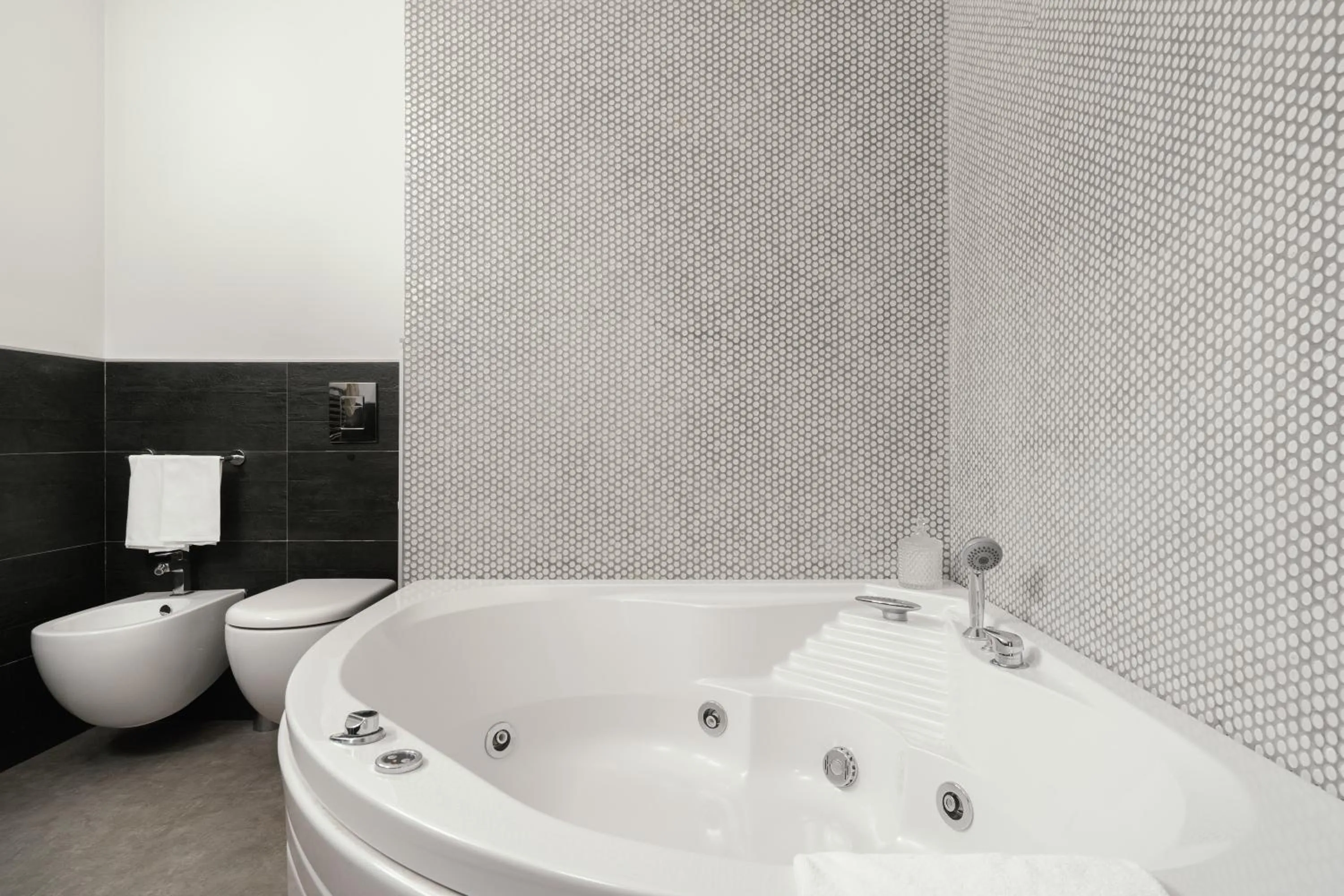 Bathroom in Montenapoleone Suites