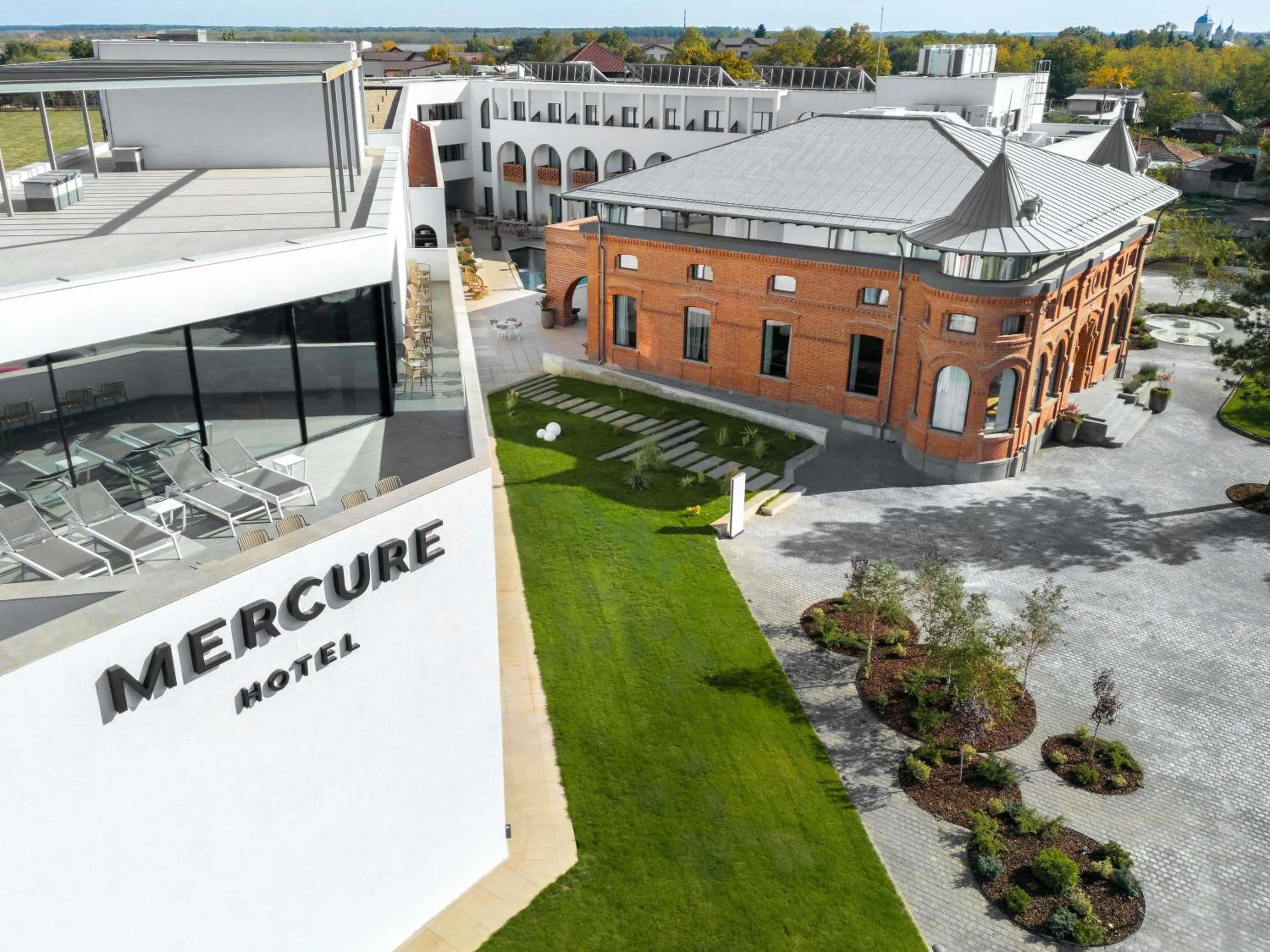 Property building in Mercure Conacul Cozieni