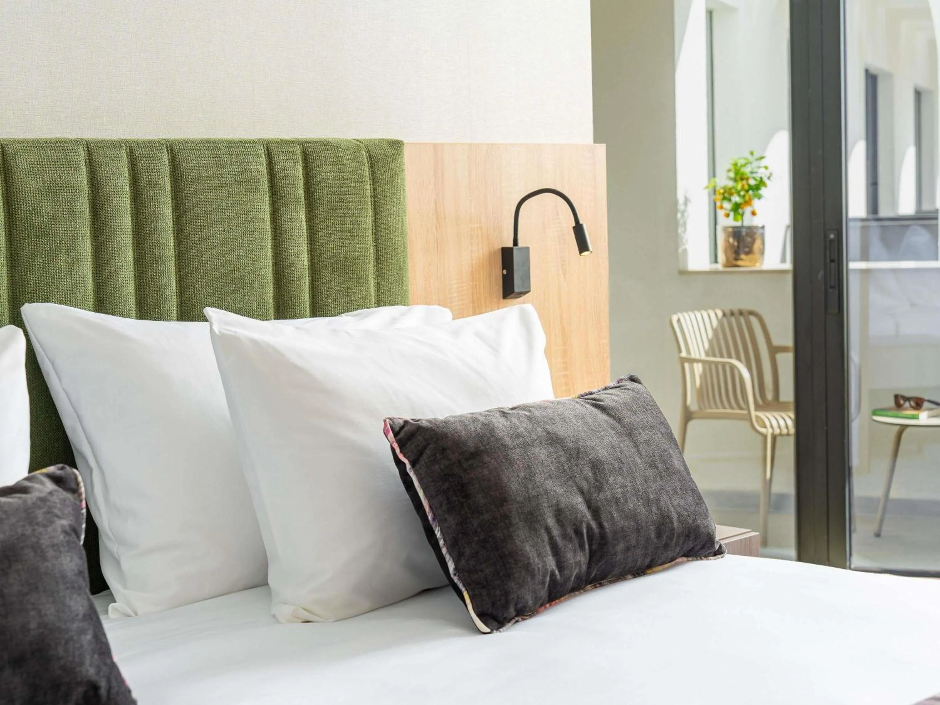 Bedroom, Bed in Mercure Conacul Cozieni