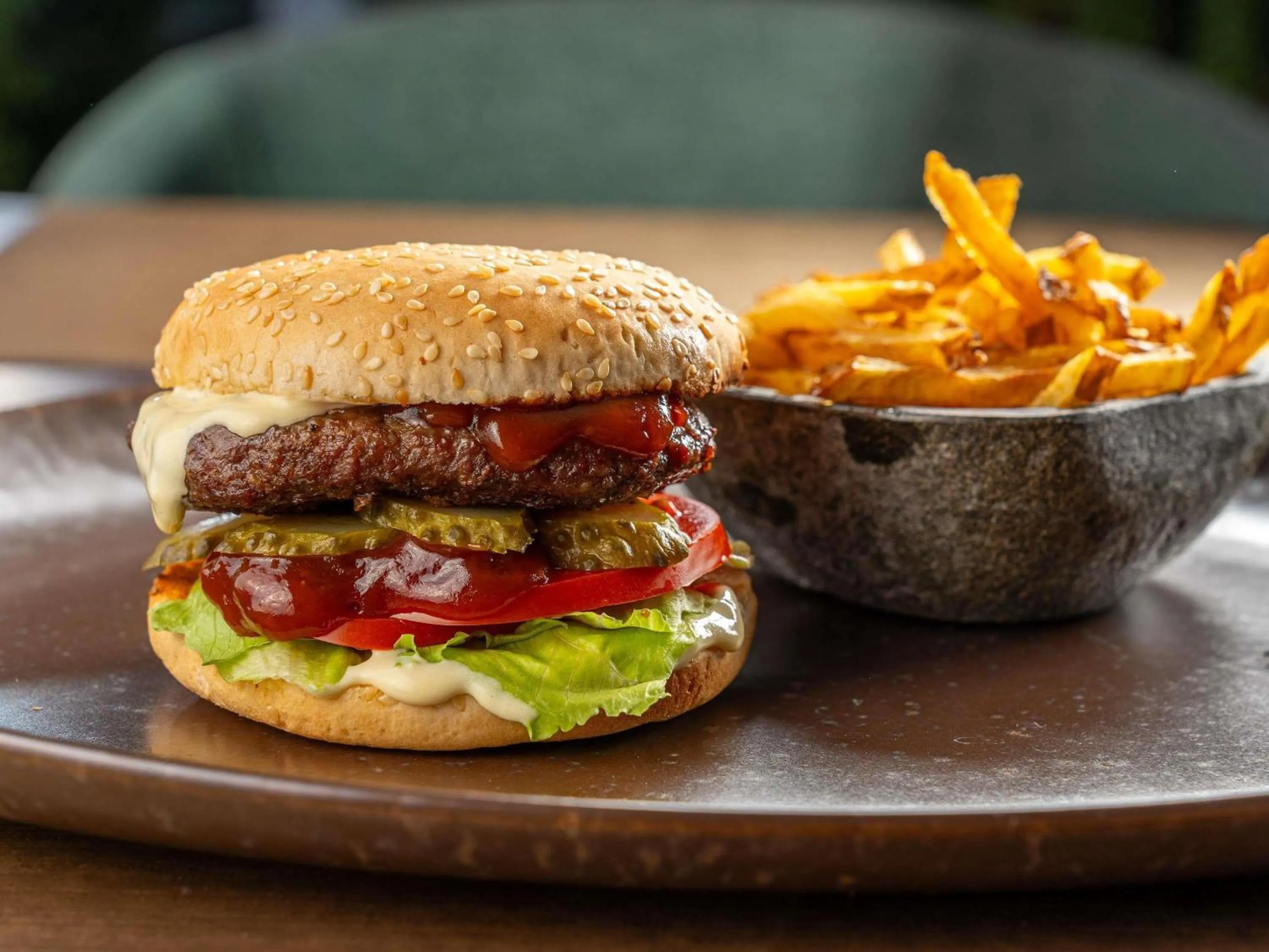 Restaurant/places to eat in Mercure Conacul Cozieni