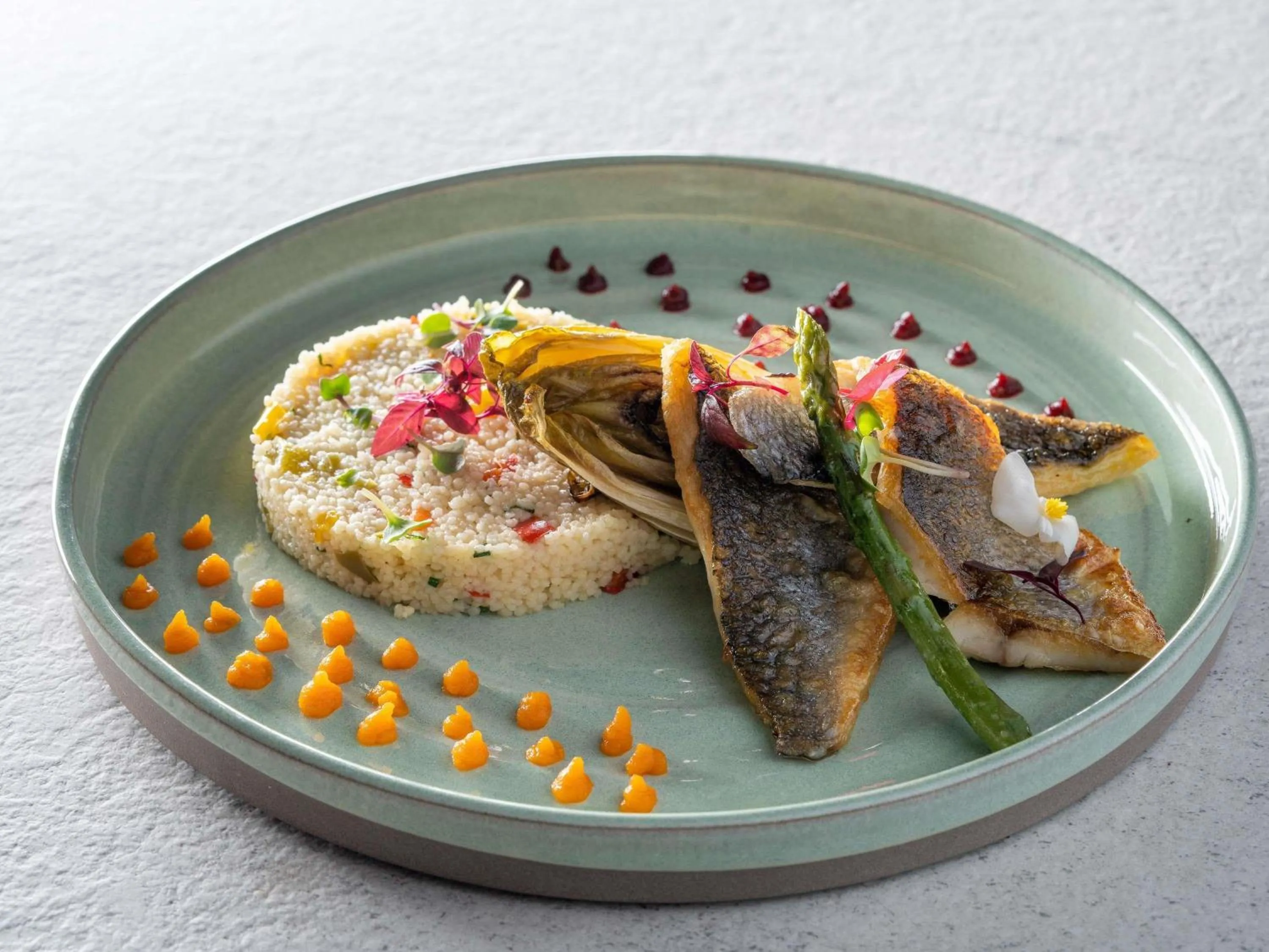 Restaurant/places to eat in Mercure Conacul Cozieni