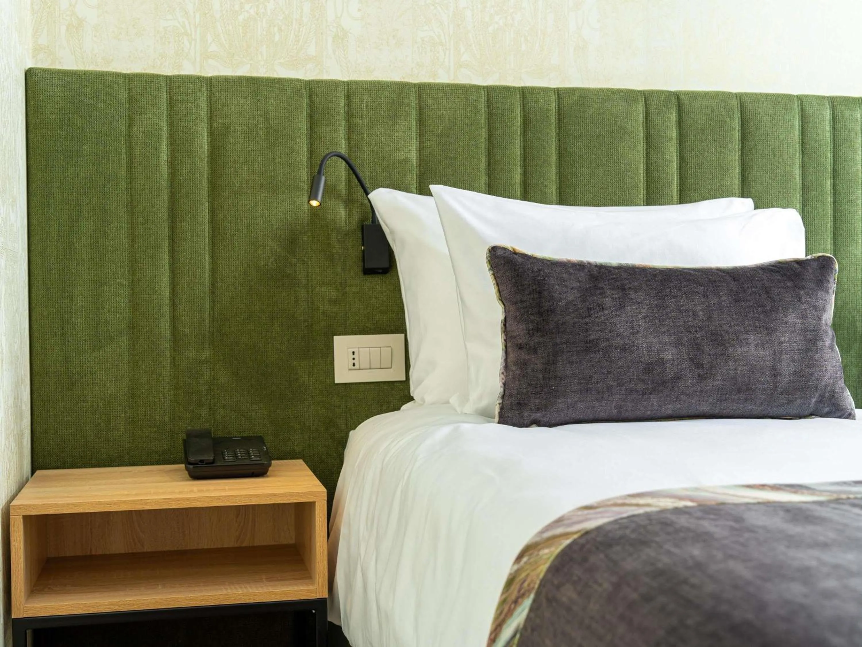 Bedroom, Bed in Mercure Conacul Cozieni