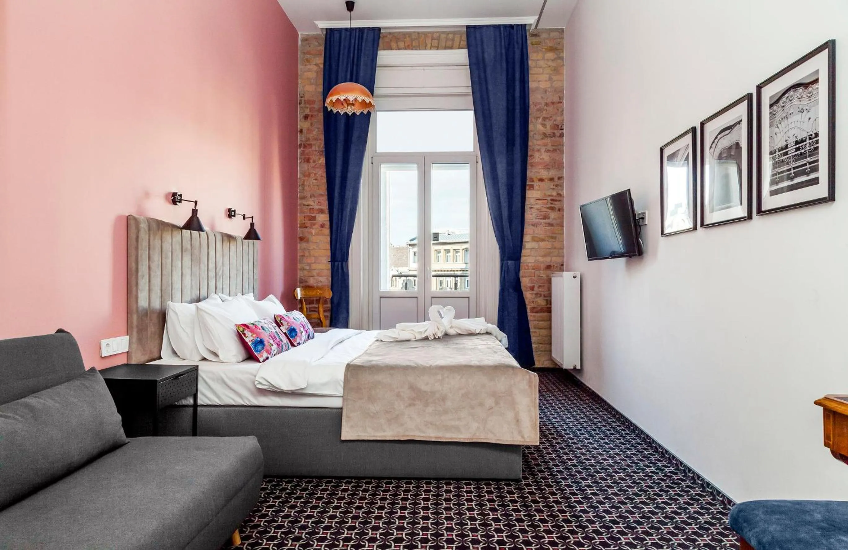 Bed in Giselle Vintage Doubles - Adults Only