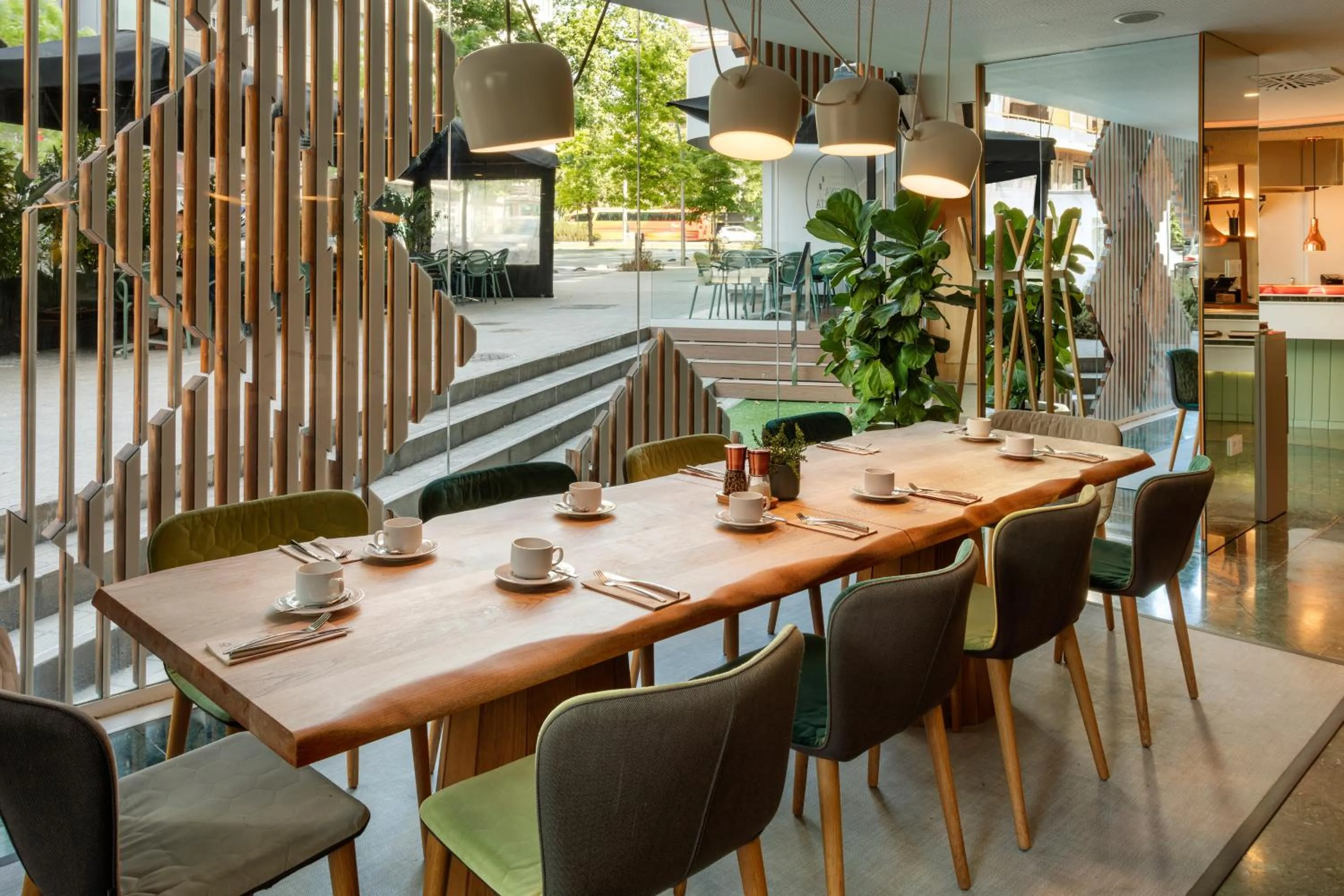 Restaurant/places to eat in Melia Barcelona Sarriá