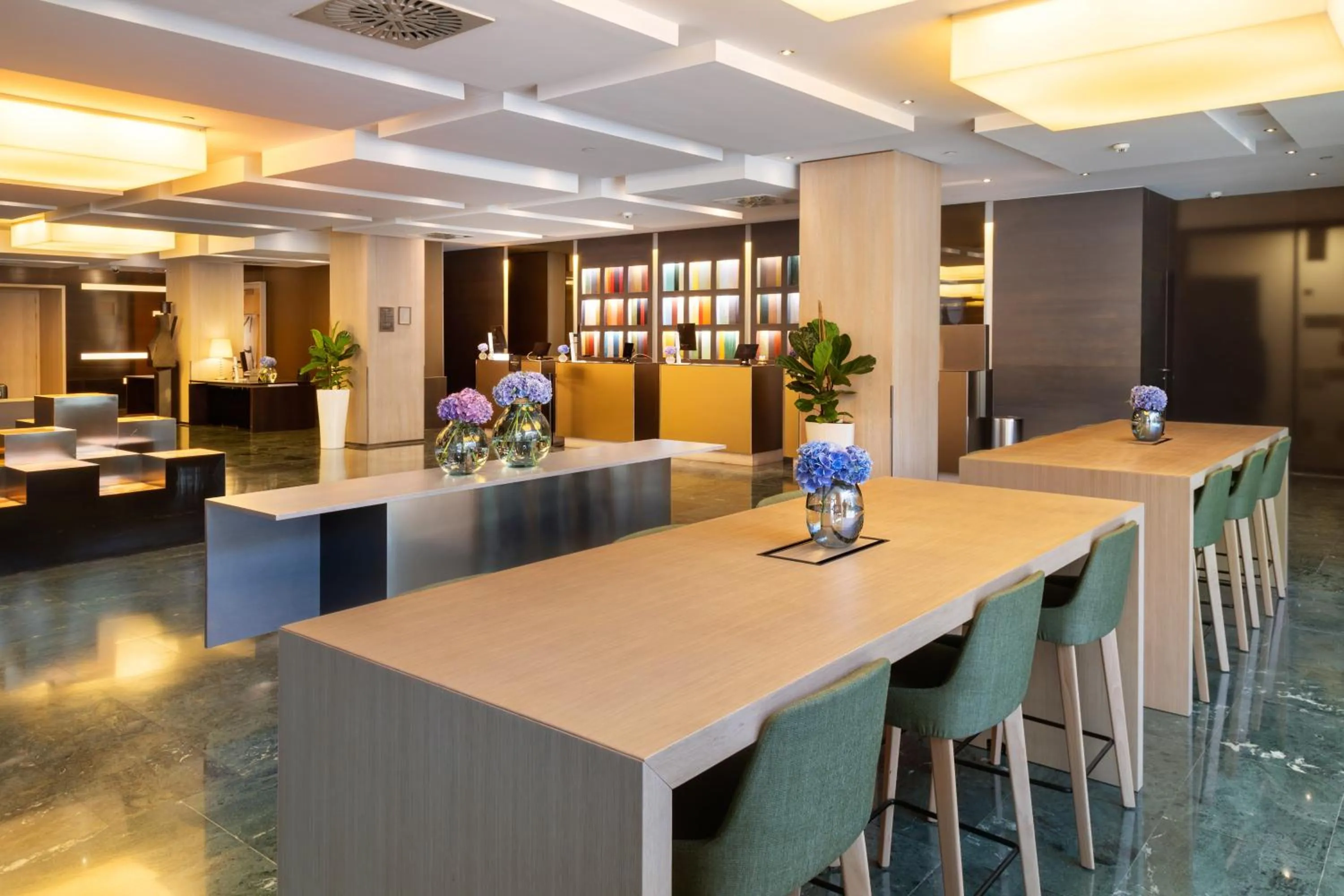 Restaurant/places to eat in Melia Barcelona Sarriá