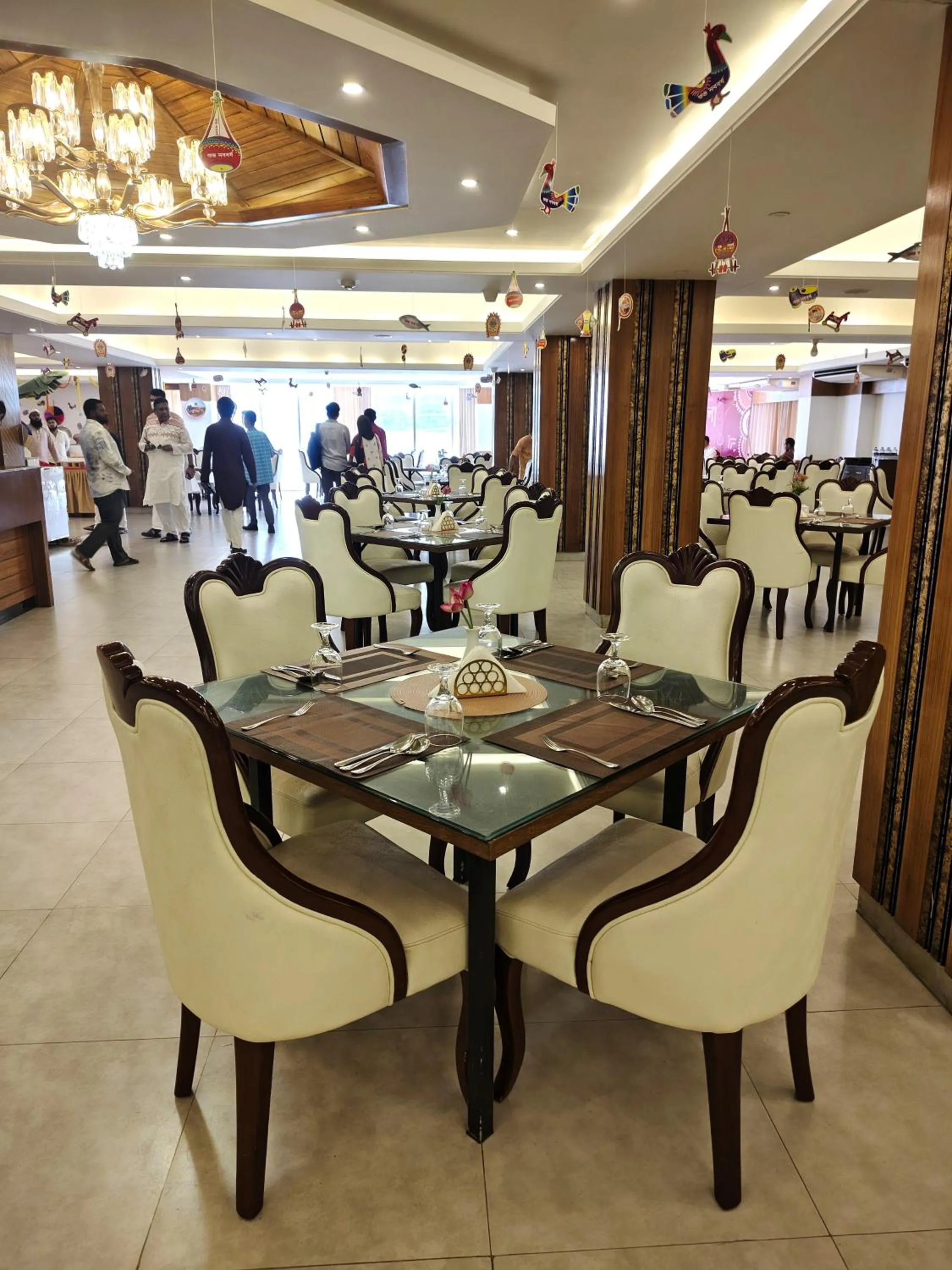 Restaurant/places to eat in Hotel Elite Palace