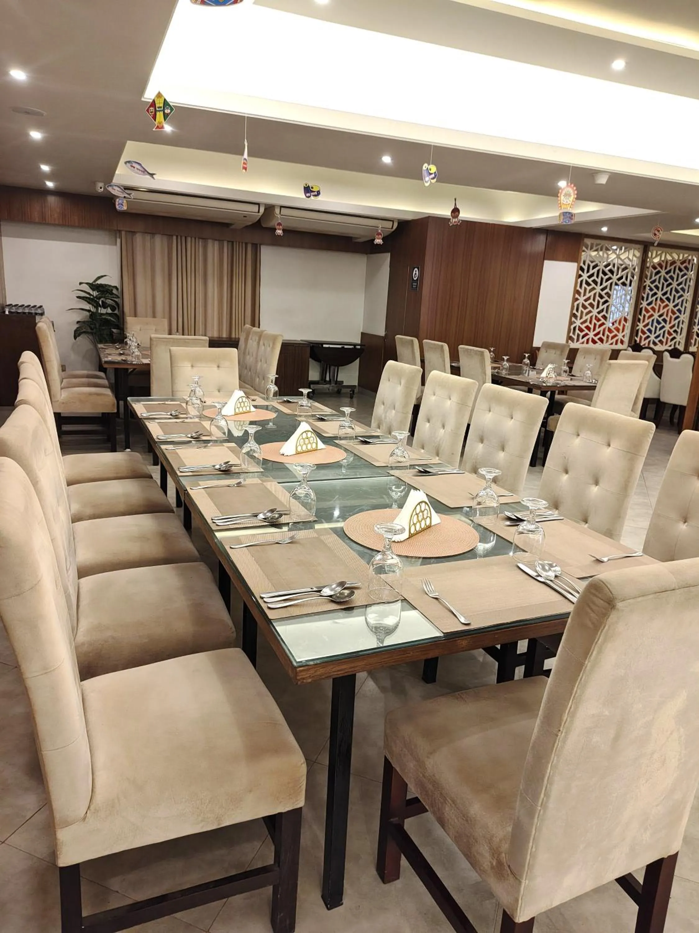 Restaurant/places to eat in Hotel Elite Palace