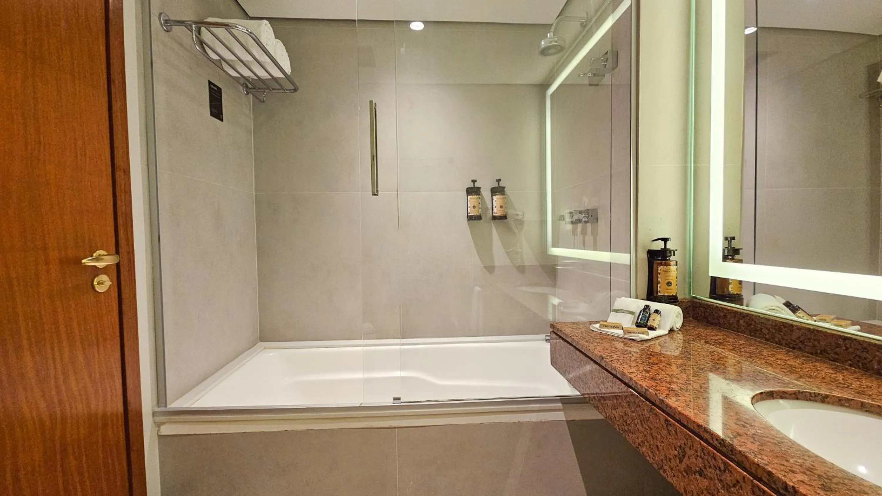 Hot Tub in Laghetto Stilo São Paulo