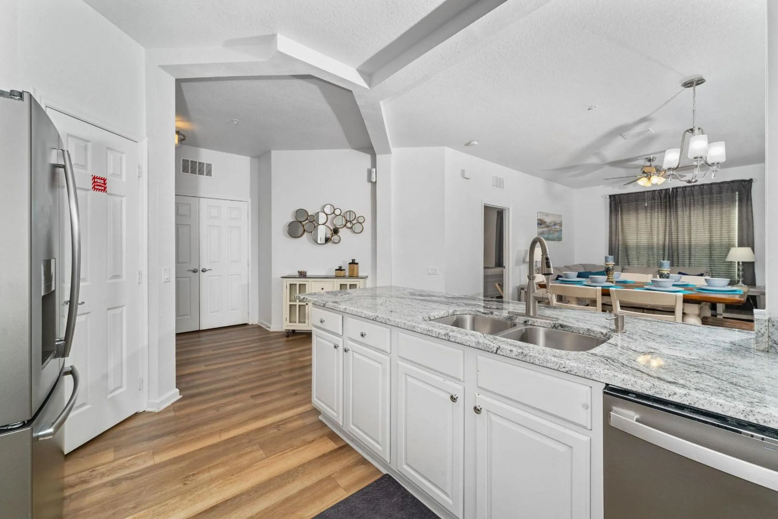 Kitchen or kitchenette in Vista Cay Resort