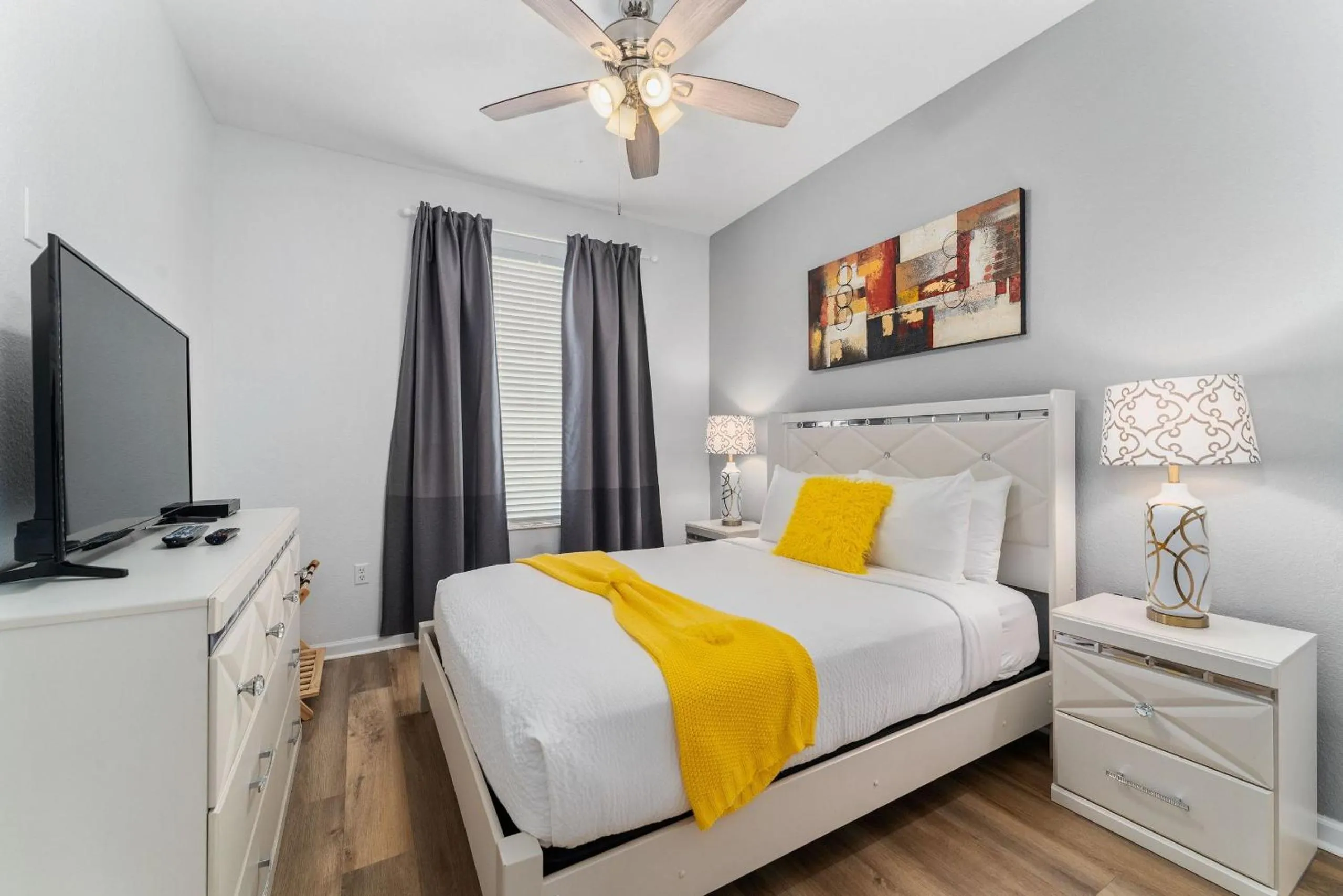 Bed in Vista Cay Resort