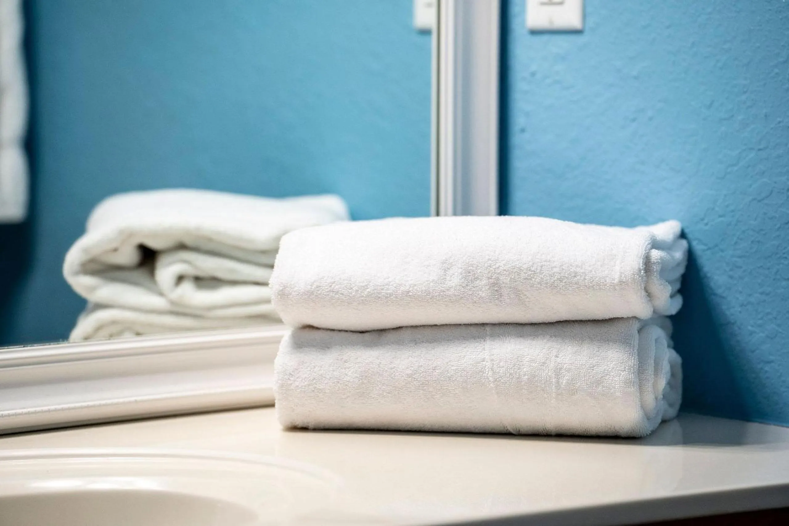 towels, Bed in Vista Cay Resort