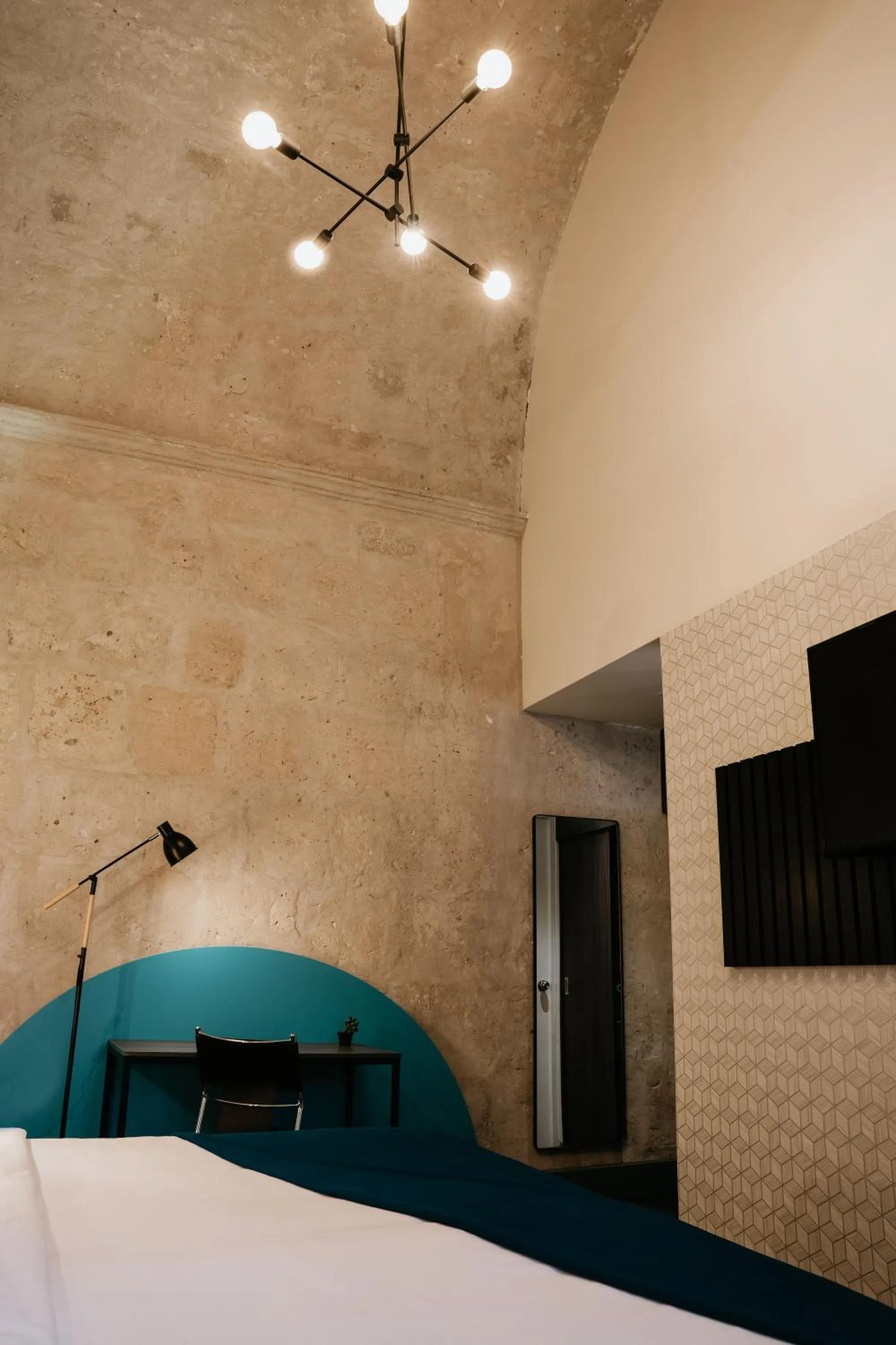 TV and multimedia in QASA Arequipa by NOMAD